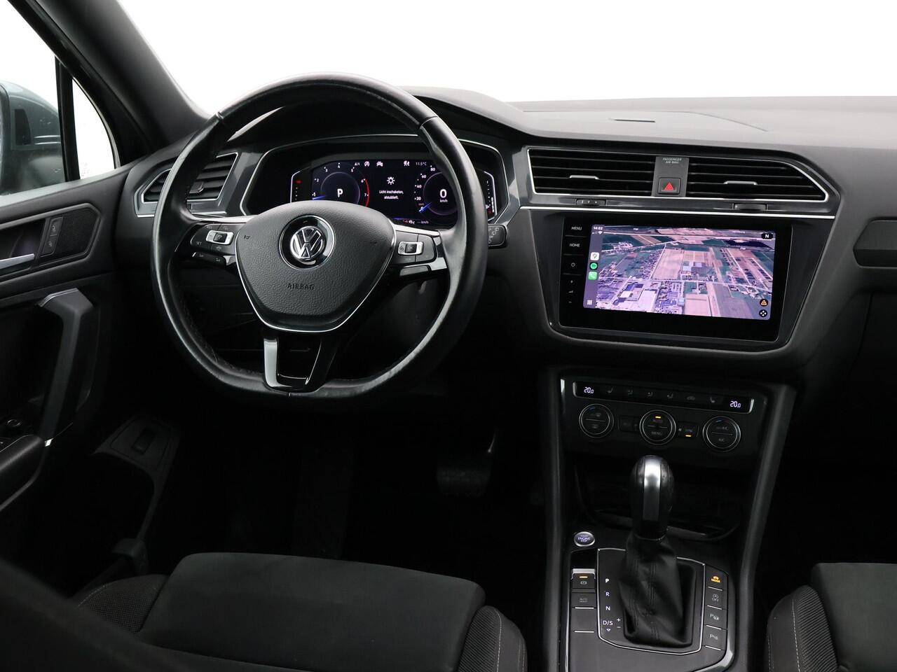 Volkswagen TIGUAN Allspace 1.5 TSI R-LINE + PANORAMA | FIETSENDRAGER | TREKHAAK | MASSAGE | VIRTUAL COCKPIT | DAKDRAGERS