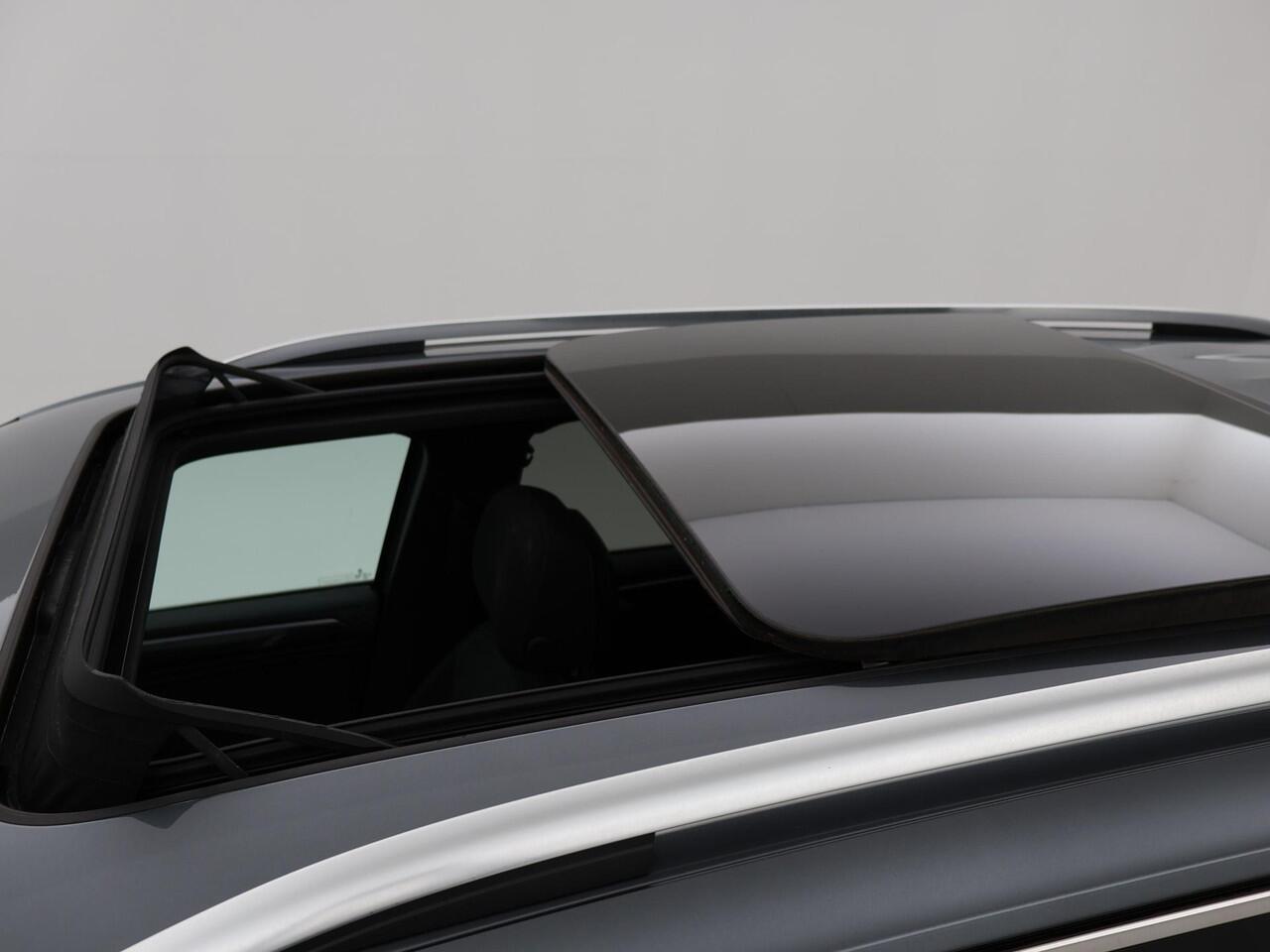 Volkswagen TIGUAN Allspace 1.5 TSI R-LINE + PANORAMA | FIETSENDRAGER | TREKHAAK | MASSAGE | VIRTUAL COCKPIT | DAKDRAGERS