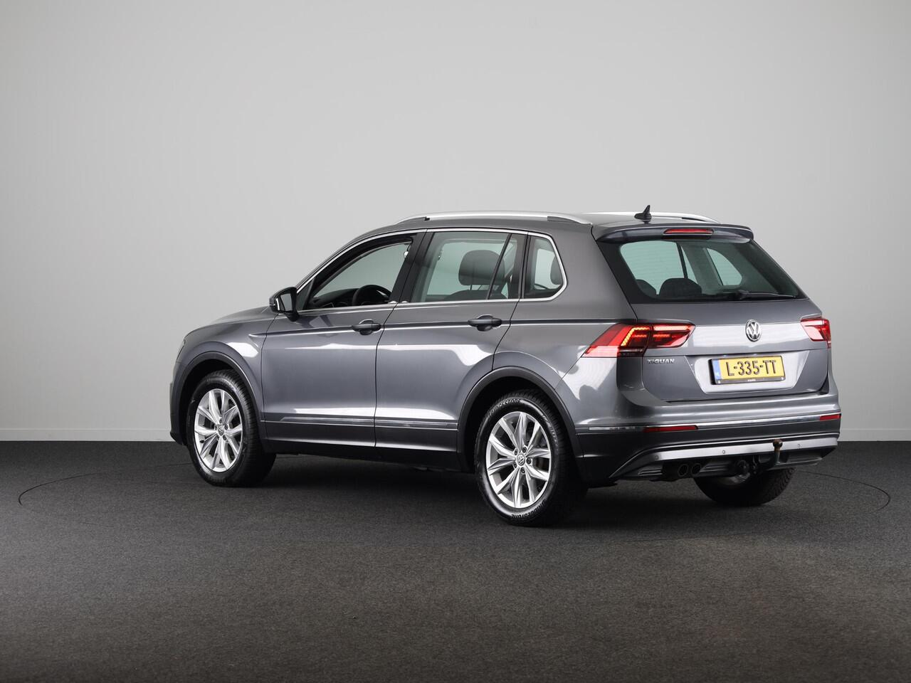 Volkswagen TIGUAN 1.5 TSI ACT Highline Automaat (DSG) | Navigatie | Parkeersensoren | Stoelverwarming | Trekhaak |