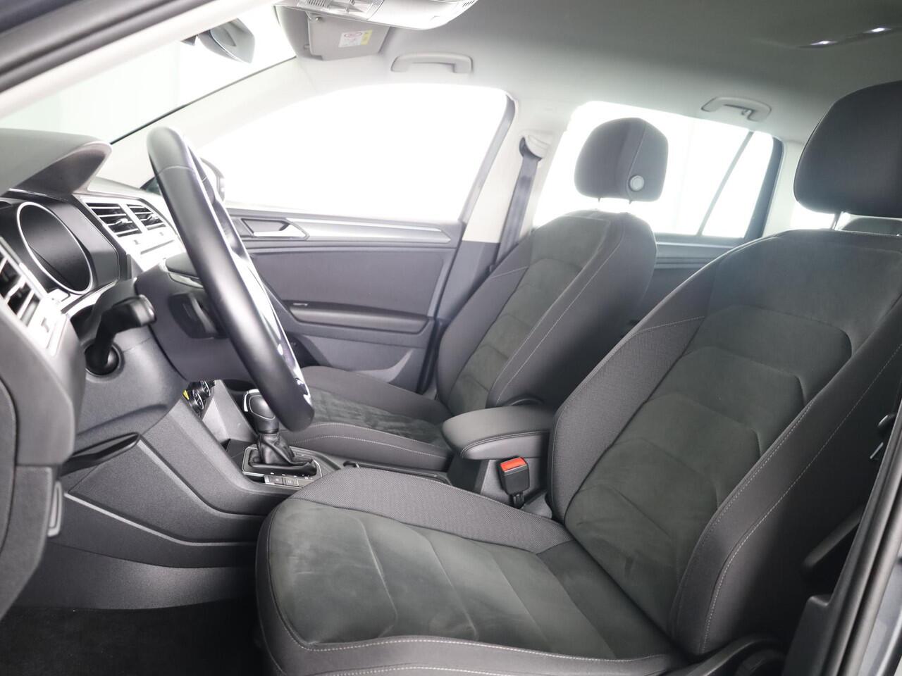 Volkswagen TIGUAN 1.5 TSI ACT Highline Automaat (DSG) | Navigatie | Parkeersensoren | Stoelverwarming | Trekhaak |