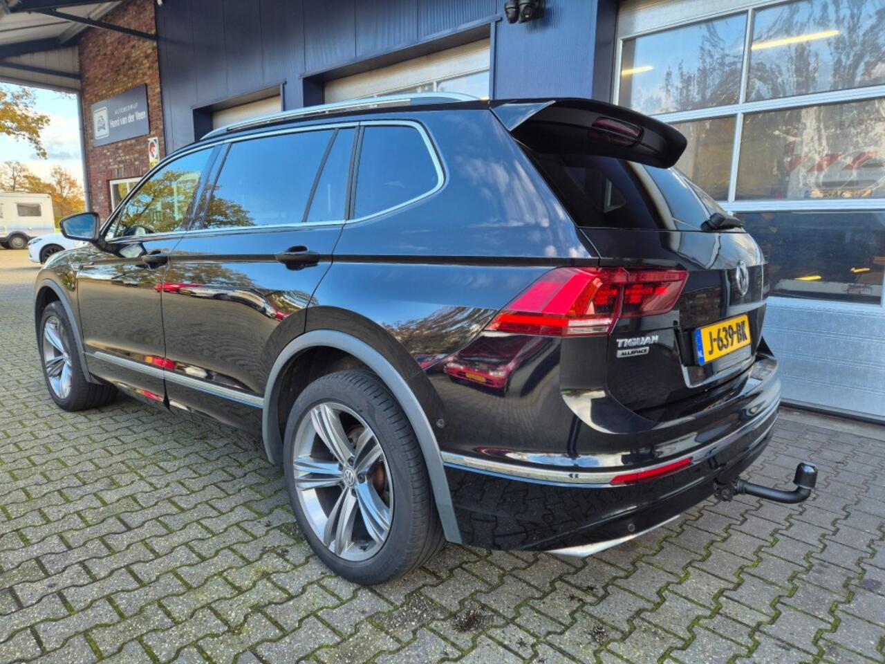 Volkswagen TIGUAN 1.5 TSI Highline Business R line 7p, Pano, stuur/stoel verwarming, Massage stoelen trekhaak, VC, Camera, ALL in prijs.