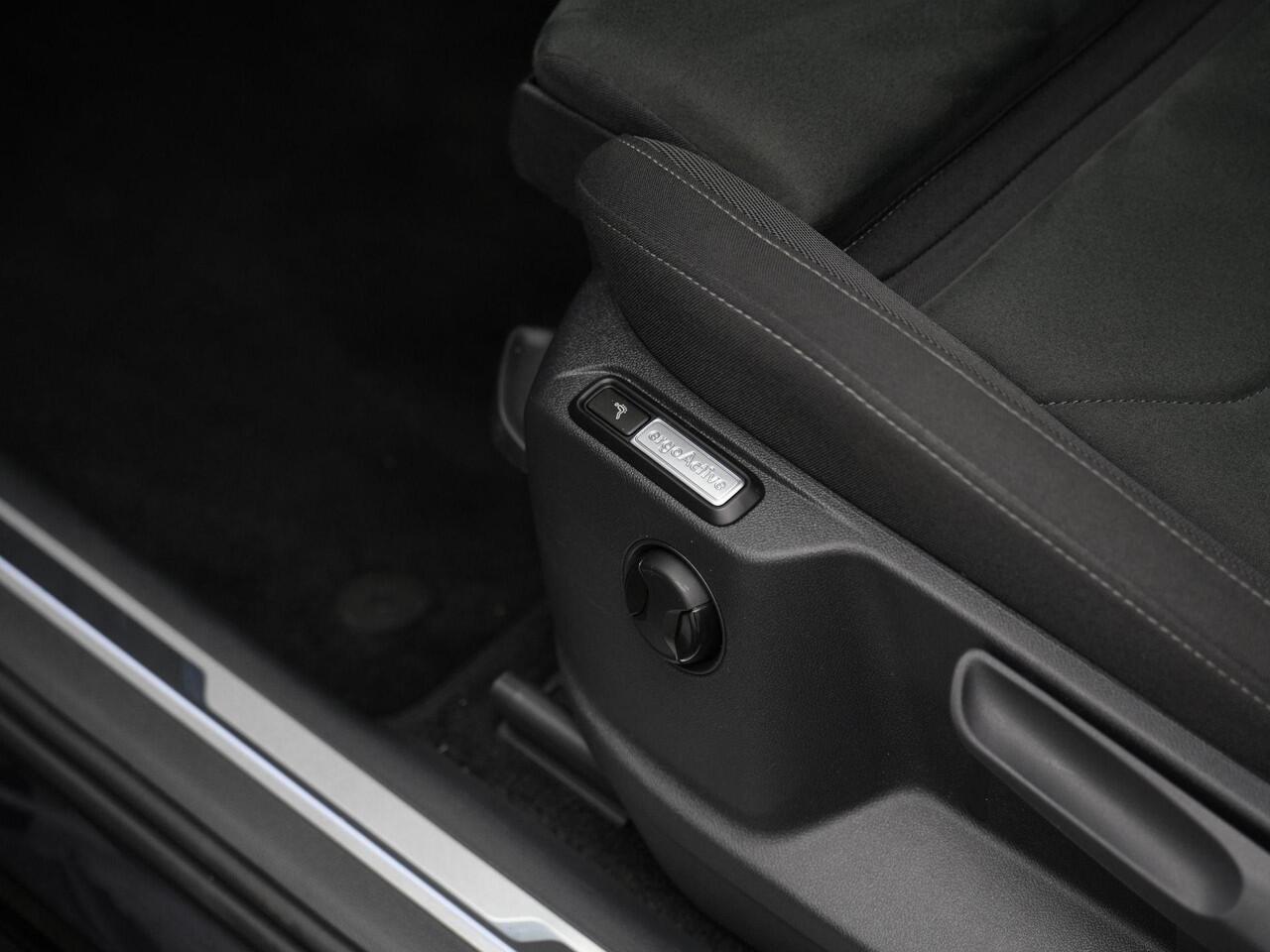 Volkswagen TIGUAN 1.5 TSI 150 pk DSG Elegance Face lift | Achteruitrijcamera | Stuur-/stoelverwarming | Navigatie | Adaptive Cruise