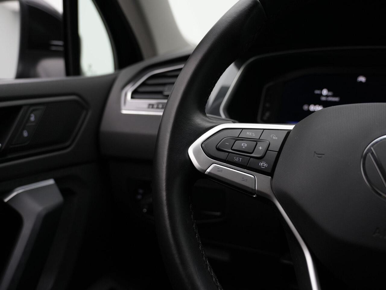 Volkswagen TIGUAN 1.5 TSI 150 pk DSG Elegance Face lift | Achteruitrijcamera | Stuur-/stoelverwarming | Navigatie | Adaptive Cruise