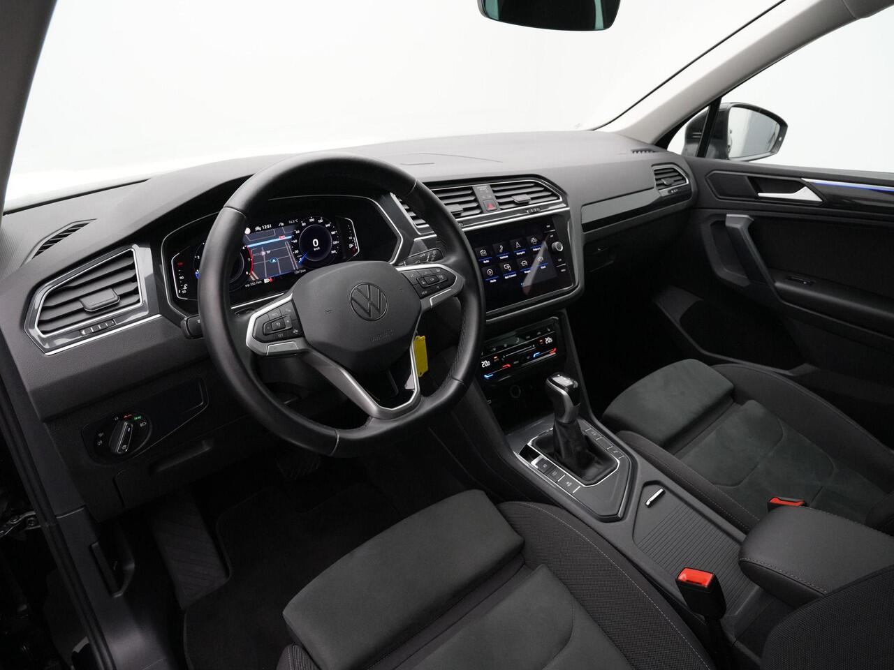 Volkswagen TIGUAN 1.5 TSI 150 pk DSG Elegance Face lift | Achteruitrijcamera | Stuur-/stoelverwarming | Navigatie | Adaptive Cruise