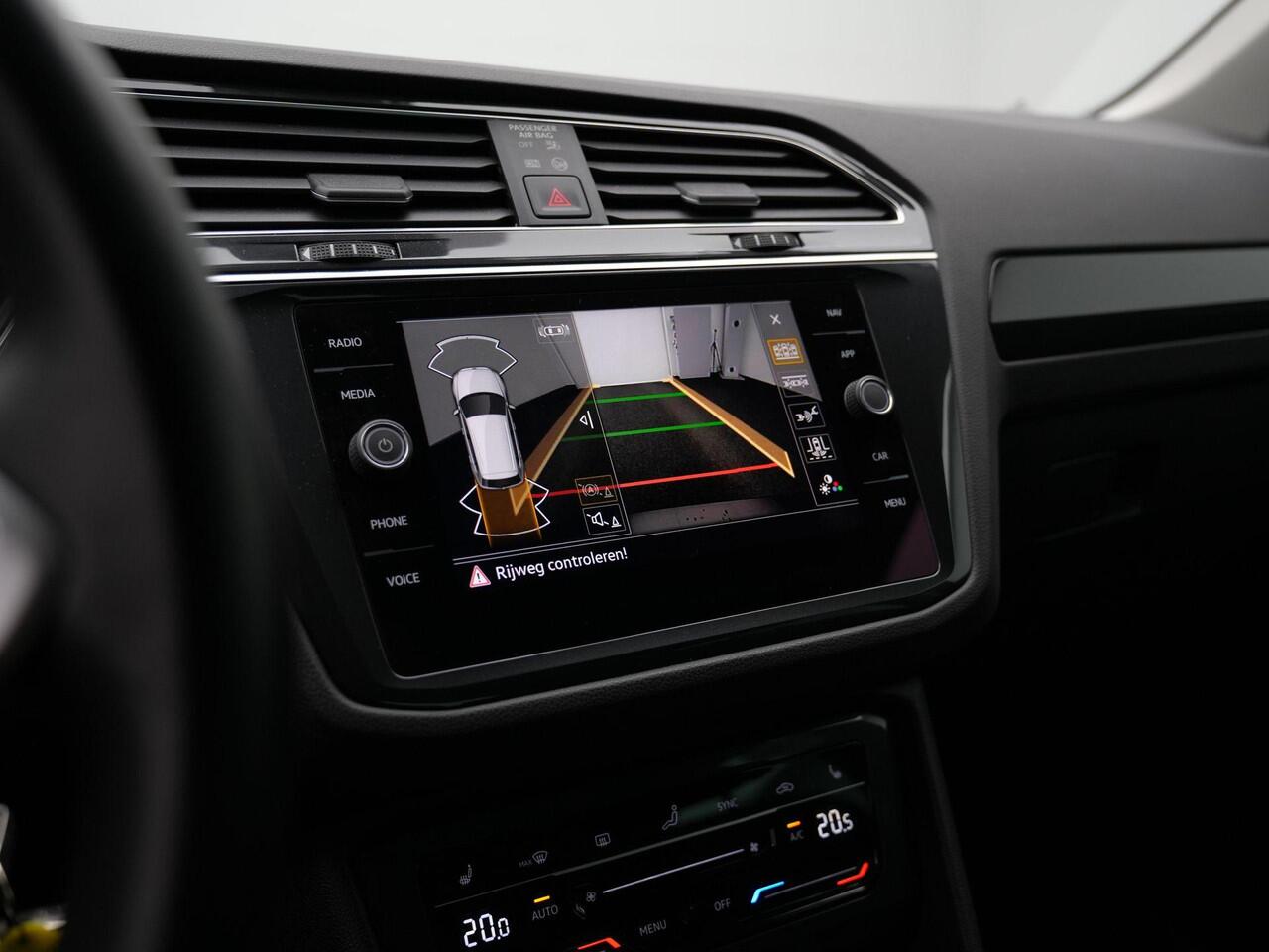 Volkswagen TIGUAN 1.5 TSI 150 pk DSG Elegance Face lift | Achteruitrijcamera | Stuur-/stoelverwarming | Navigatie | Adaptive Cruise