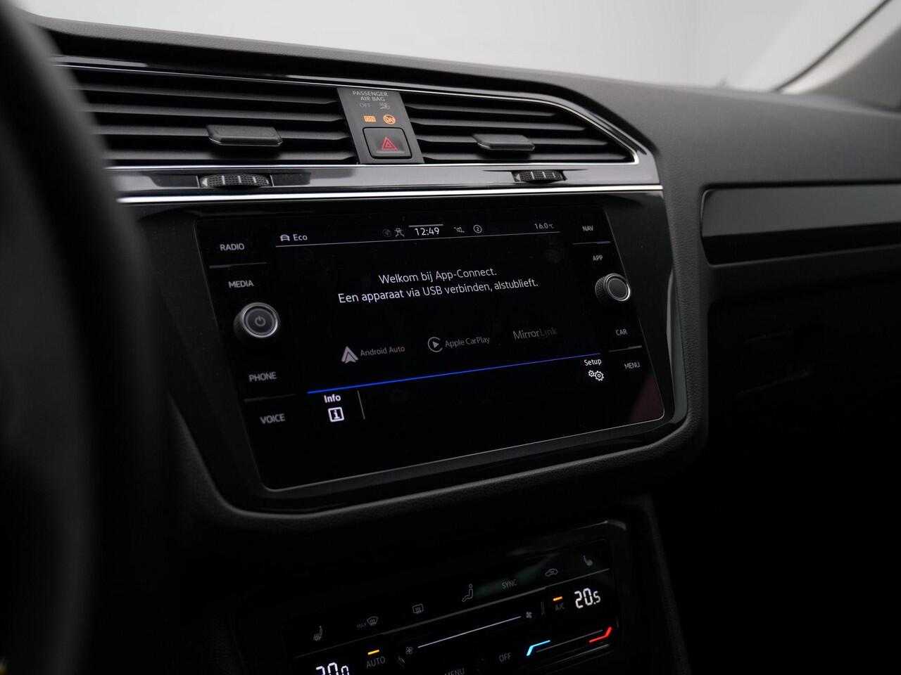 Volkswagen TIGUAN 1.5 TSI 150 pk DSG Elegance Face lift | Achteruitrijcamera | Stuur-/stoelverwarming | Navigatie | Adaptive Cruise