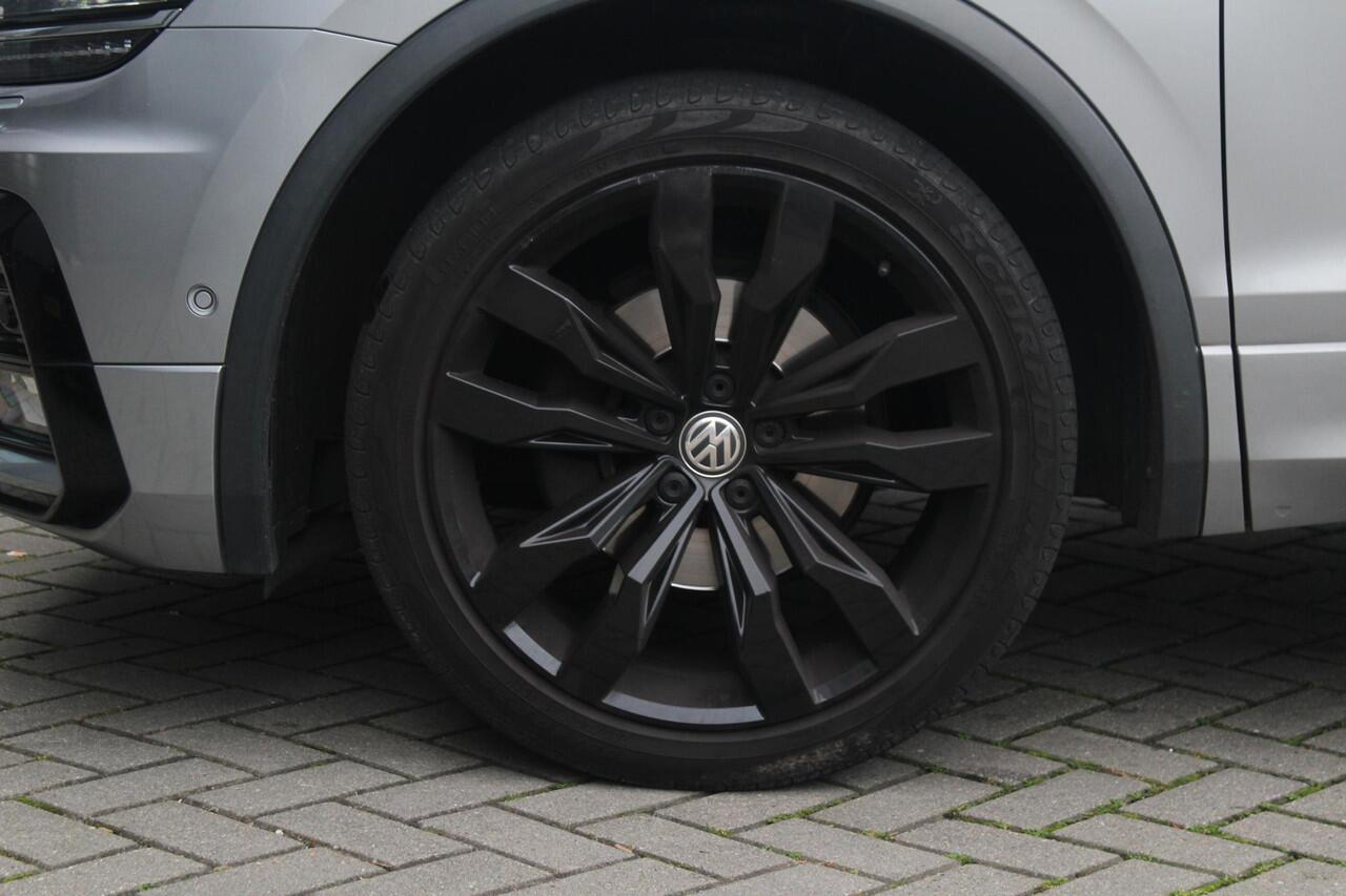 Volkswagen TIGUAN Allspace 1.5 TSI Highline Business R 7p. | Panorama dak | Trekhaak | Leer | AGR