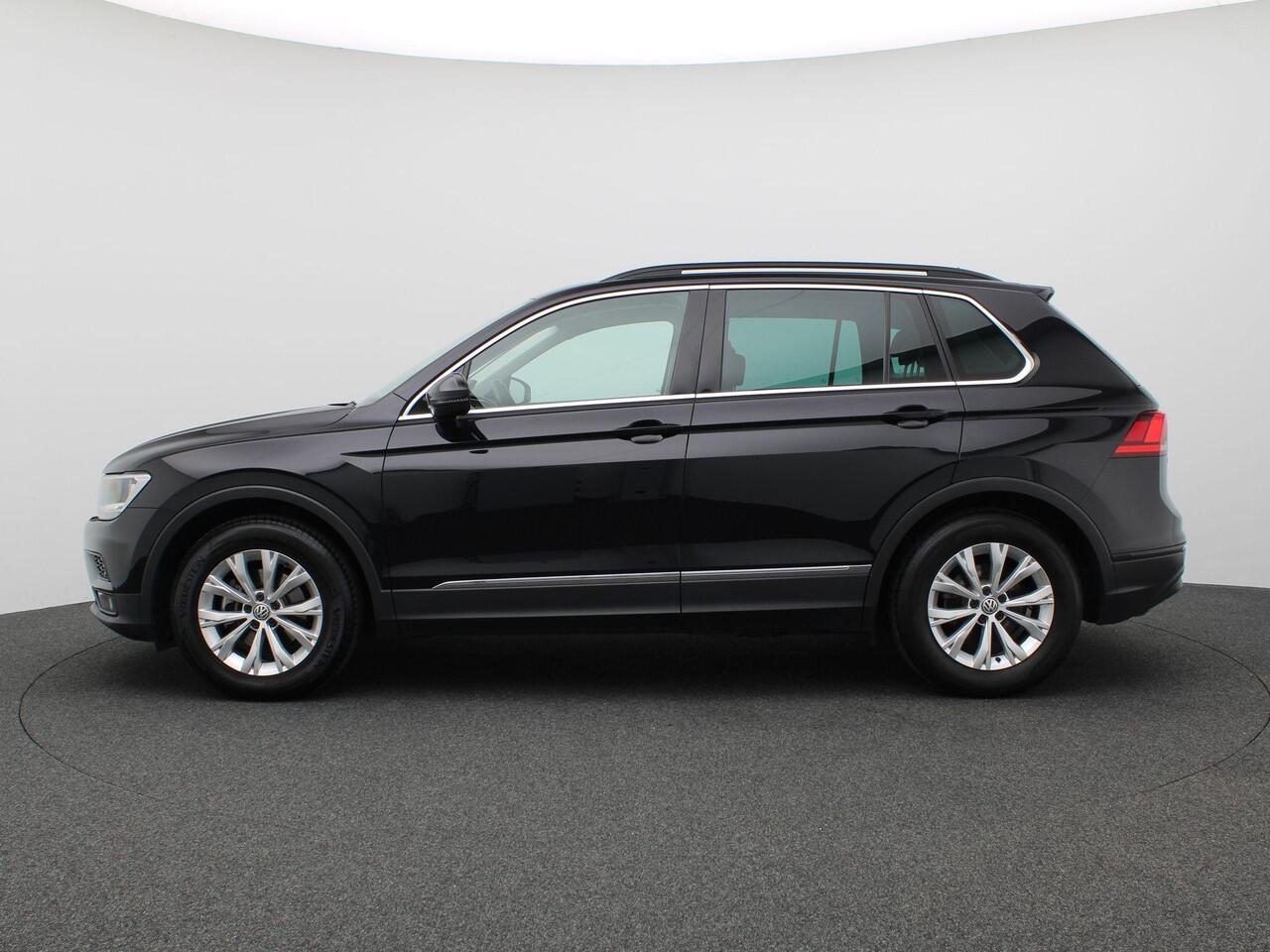 Volkswagen TIGUAN 1.5 TSI Comfortline 130PK Trekhaak, Alarm, Navi, PDC voor en achter, 17" LM Velgen