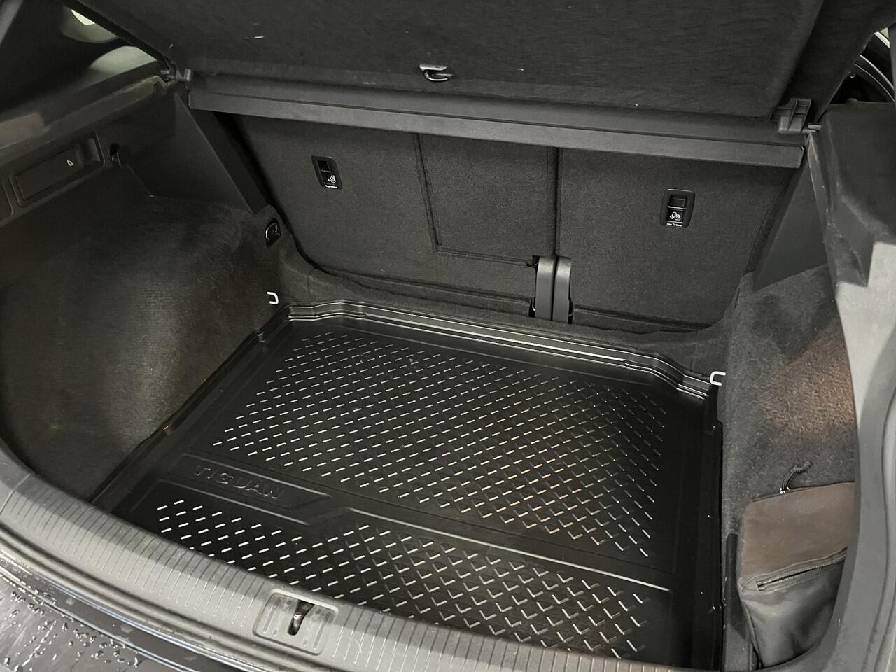 Volkswagen TIGUAN 1.5 TSI ACT R-Line Black Style | PANO | 20" SUZUKA LMV | STOELVERWARMING | CAMERA |