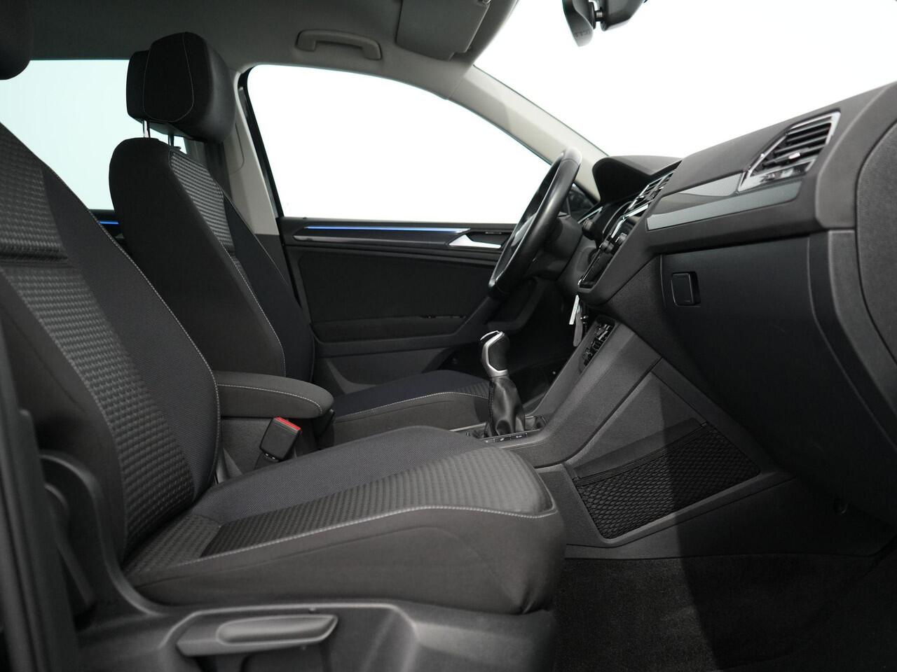 Volkswagen TIGUAN 1.5 TSI Life Business | Trekhaak | Carplay | IQ Drive | Winterpakket