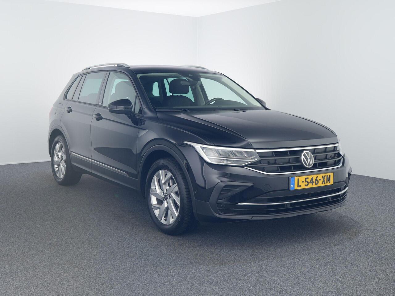 Volkswagen TIGUAN 1.5 TSI Life Business | Trekhaak | Carplay | IQ Drive | Winterpakket