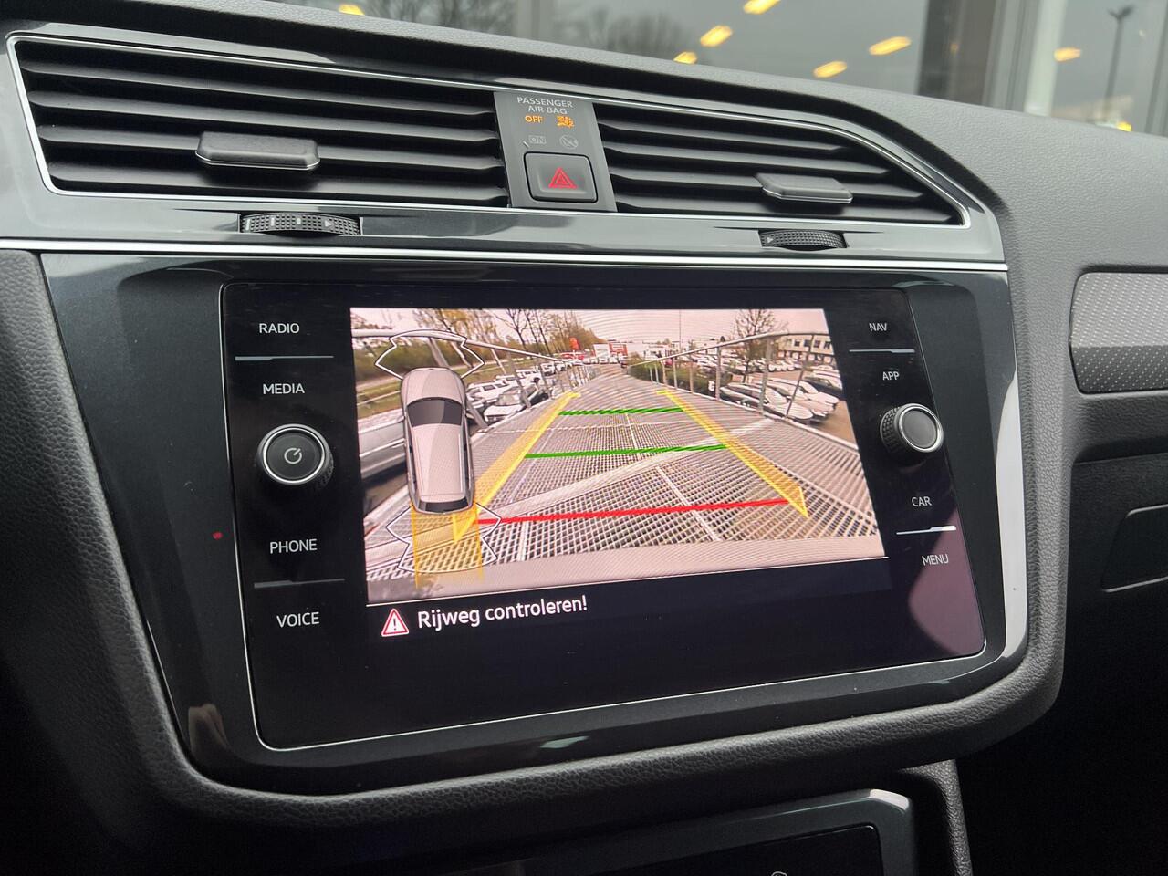 Volkswagen TIGUAN 1.5 TSI R-Line Business+ | Navigatie | Achteruitrijcamera | Carplay | Elek. trekhaak