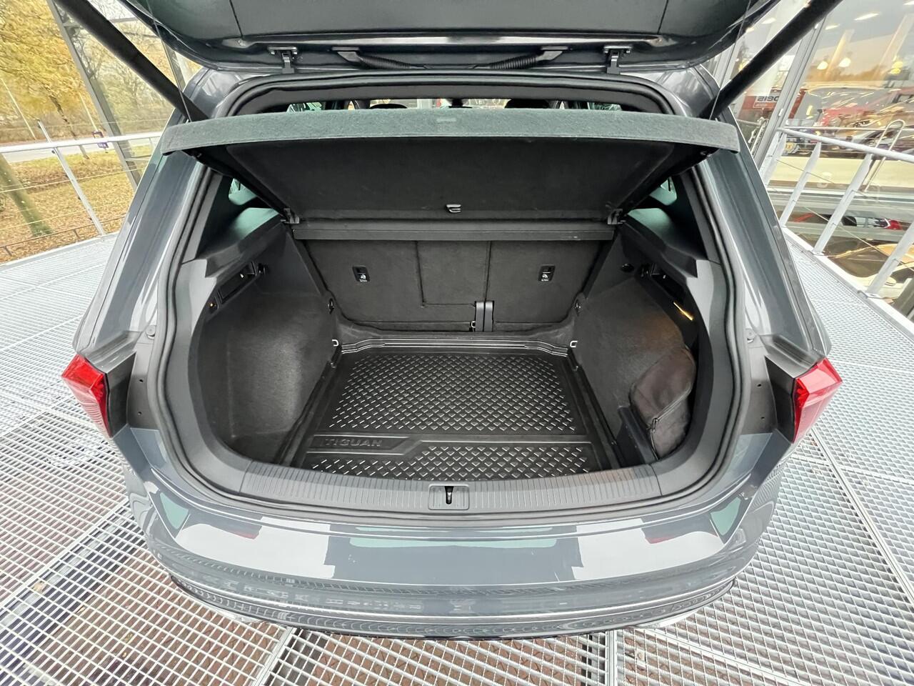 Volkswagen TIGUAN 1.5 TSI R-Line Business+ | Navigatie | Achteruitrijcamera | Carplay | Elek. trekhaak