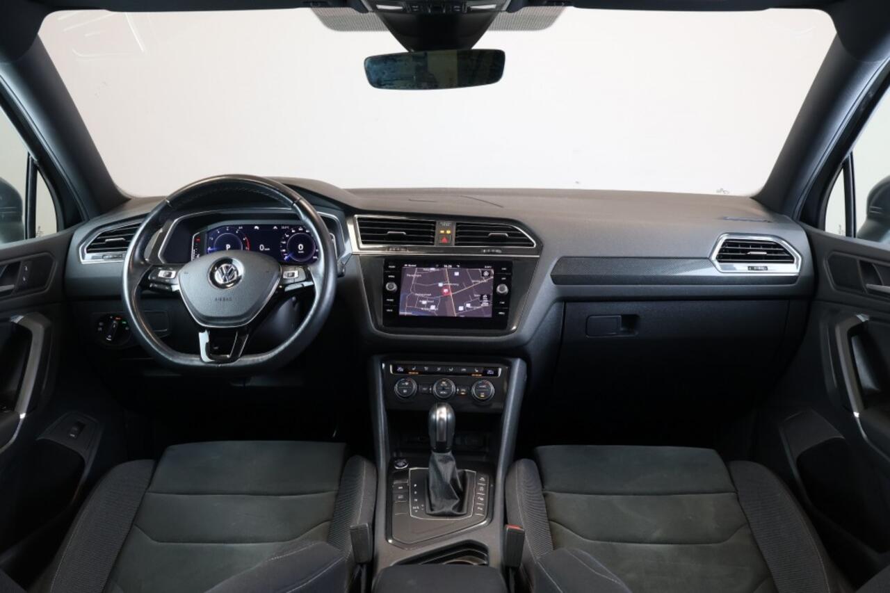 Volkswagen TIGUAN 1.5 TSI Highline Business R - 7 Zits - Panodak - Trekhaak - CarPlay