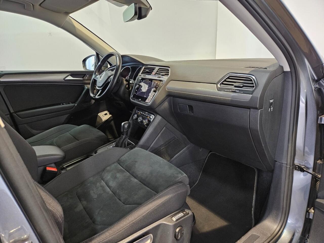 Volkswagen TIGUAN 1.5 TSI Comfortline Business 7p. / Camera / Panoramadak / NL Au