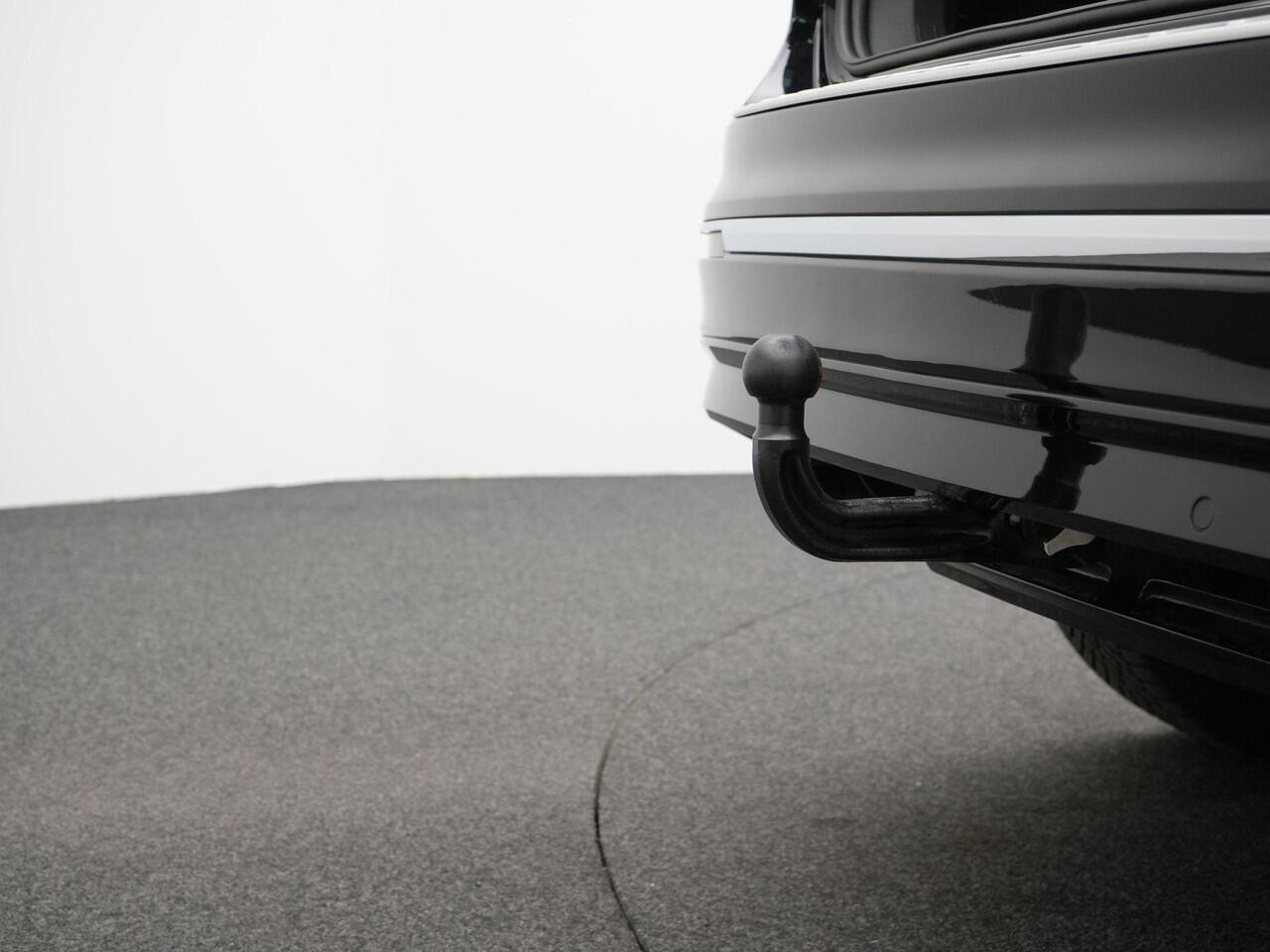 Volkswagen TIGUAN 2.0 TSI 190 pk DSG 4Motion Highline Business R / R-Line | Panoramadak | Trekhaak | Achteruitrijcamera | Stoelverwarming | Navigatie