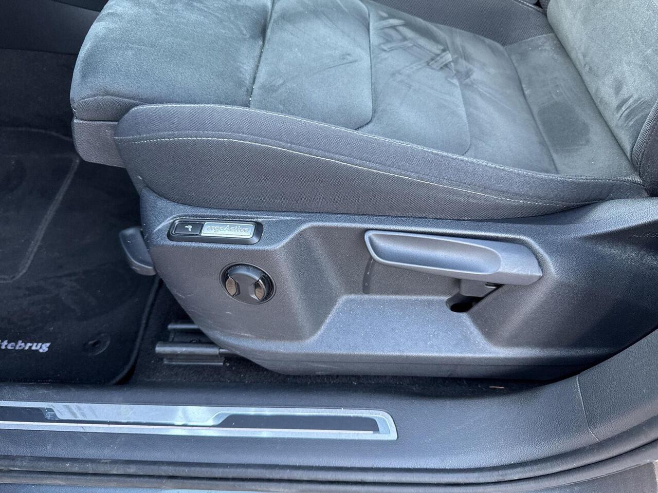 Volkswagen TIGUAN 1.5 TSI ACT Highline Business R | Trekhaak | Pano | A.Camera | Keyless | Elec. A-Klep |