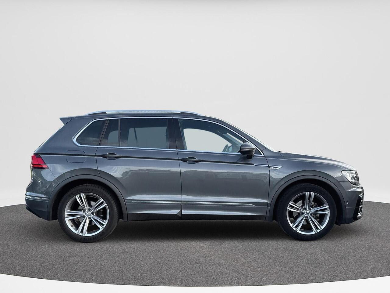 Volkswagen TIGUAN 1.5 TSI ACT Highline Business R | Trekhaak | Pano | A.Camera | Keyless | Elec. A-Klep |