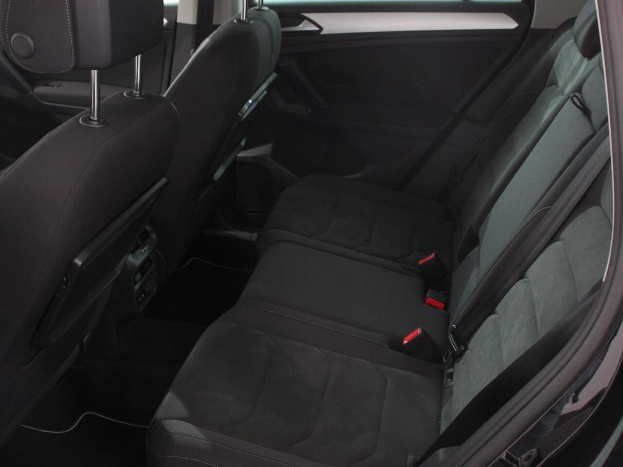 Volkswagen TIGUAN 1.5 TSI Comfortline Team DSG | Navigatie | Apple carplay/Android Auto | Climate Control | Camera | Lane Assist | Virtual Cockpit | Winterpakket | Adaptive Cruise control | Lichtmetalen Velgen