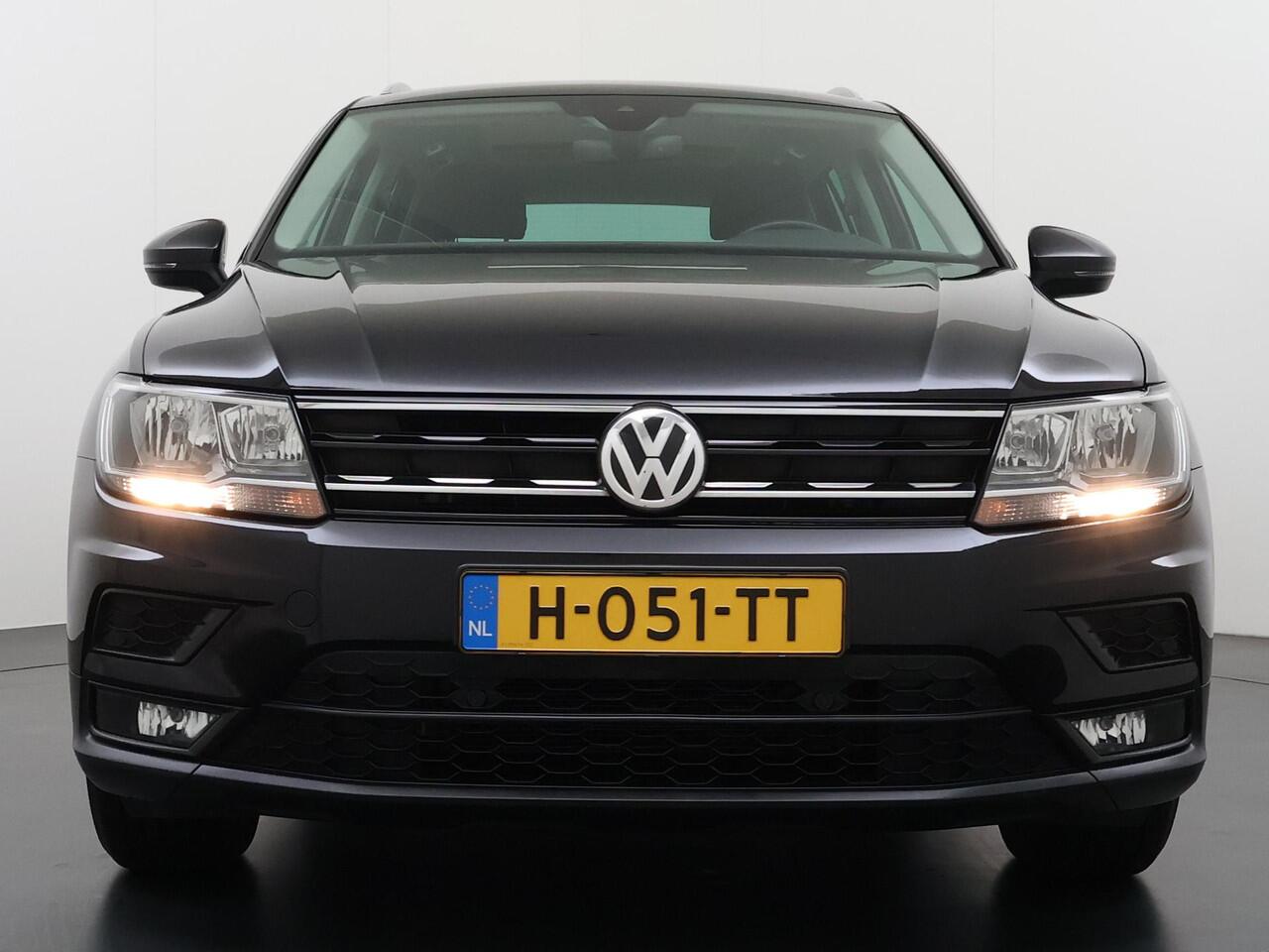 Volkswagen TIGUAN 1.5 TSI ACT Comfortline Business VAN ¤26.900,- NU VOOR SLECHTS ¤23.440,- Uw LENTEVOORDEEL ¤3.460,- |AUT. |PANO| ADAPTIVE CRUISE| STOELVERWARMING| ELEK. ACHTERKLEP| RIJKLAARPRIJS INCL. 12 MND BOVAG GARANTIE