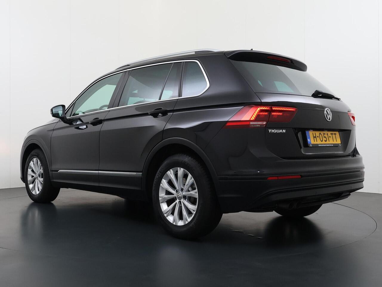 Volkswagen TIGUAN 1.5 TSI ACT Comfortline Business VAN ¤26.900,- NU VOOR SLECHTS ¤23.440,- Uw LENTEVOORDEEL ¤3.460,- |AUT. |PANO| ADAPTIVE CRUISE| STOELVERWARMING| ELEK. ACHTERKLEP| RIJKLAARPRIJS INCL. 12 MND BOVAG GARANTIE