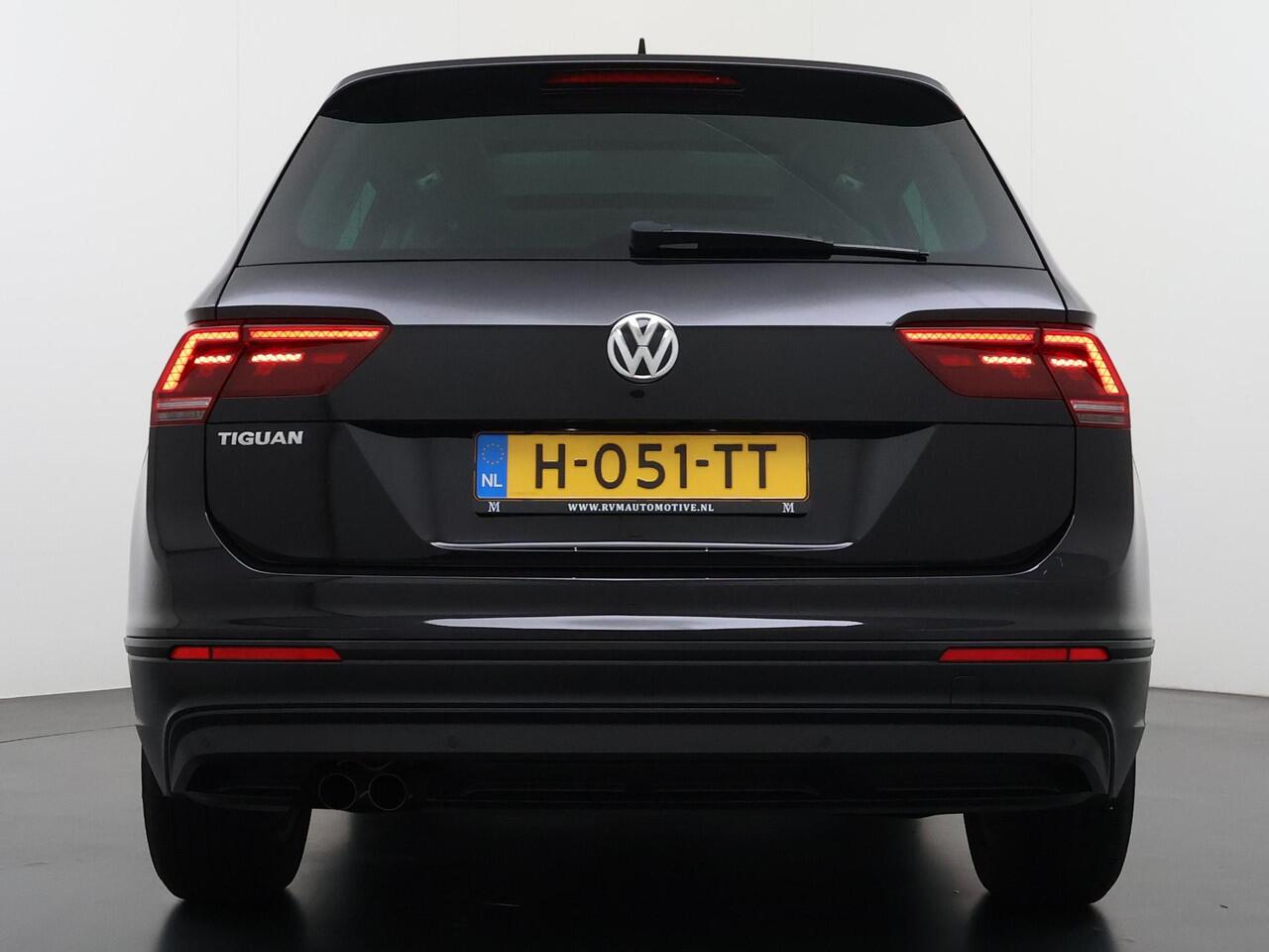 Volkswagen TIGUAN 1.5 TSI ACT Comfortline Business VAN ¤26.900,- NU VOOR SLECHTS ¤23.440,- Uw LENTEVOORDEEL ¤3.460,- |AUT. |PANO| ADAPTIVE CRUISE| STOELVERWARMING| ELEK. ACHTERKLEP| RIJKLAARPRIJS INCL. 12 MND BOVAG GARANTIE