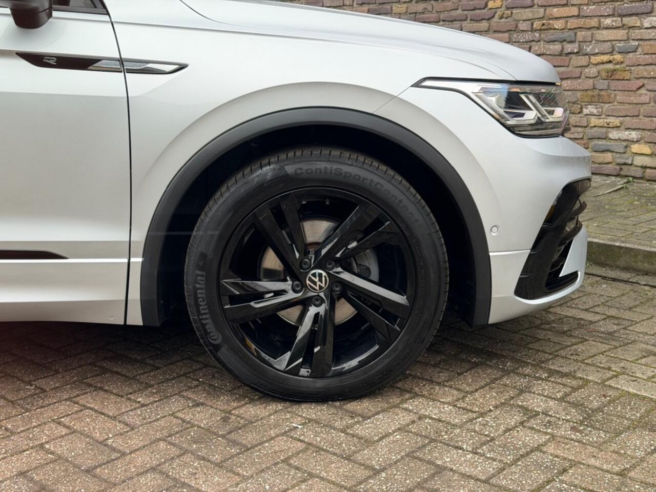 Volkswagen TIGUAN 1.5 TSI DSG 2x R-LINE Trekhaak Black Style