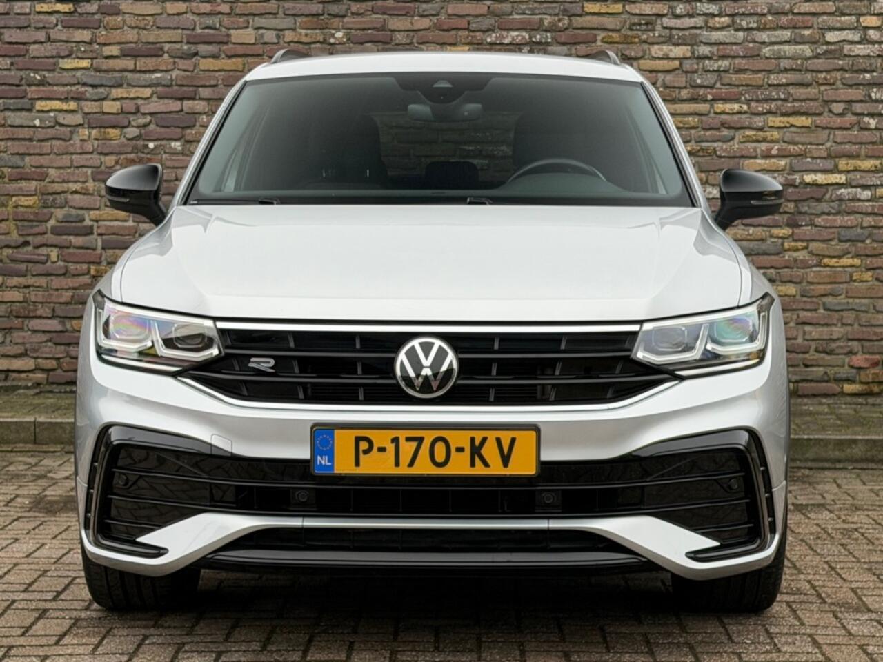 Volkswagen TIGUAN 1.5 TSI DSG 2x R-LINE Trekhaak Black Style