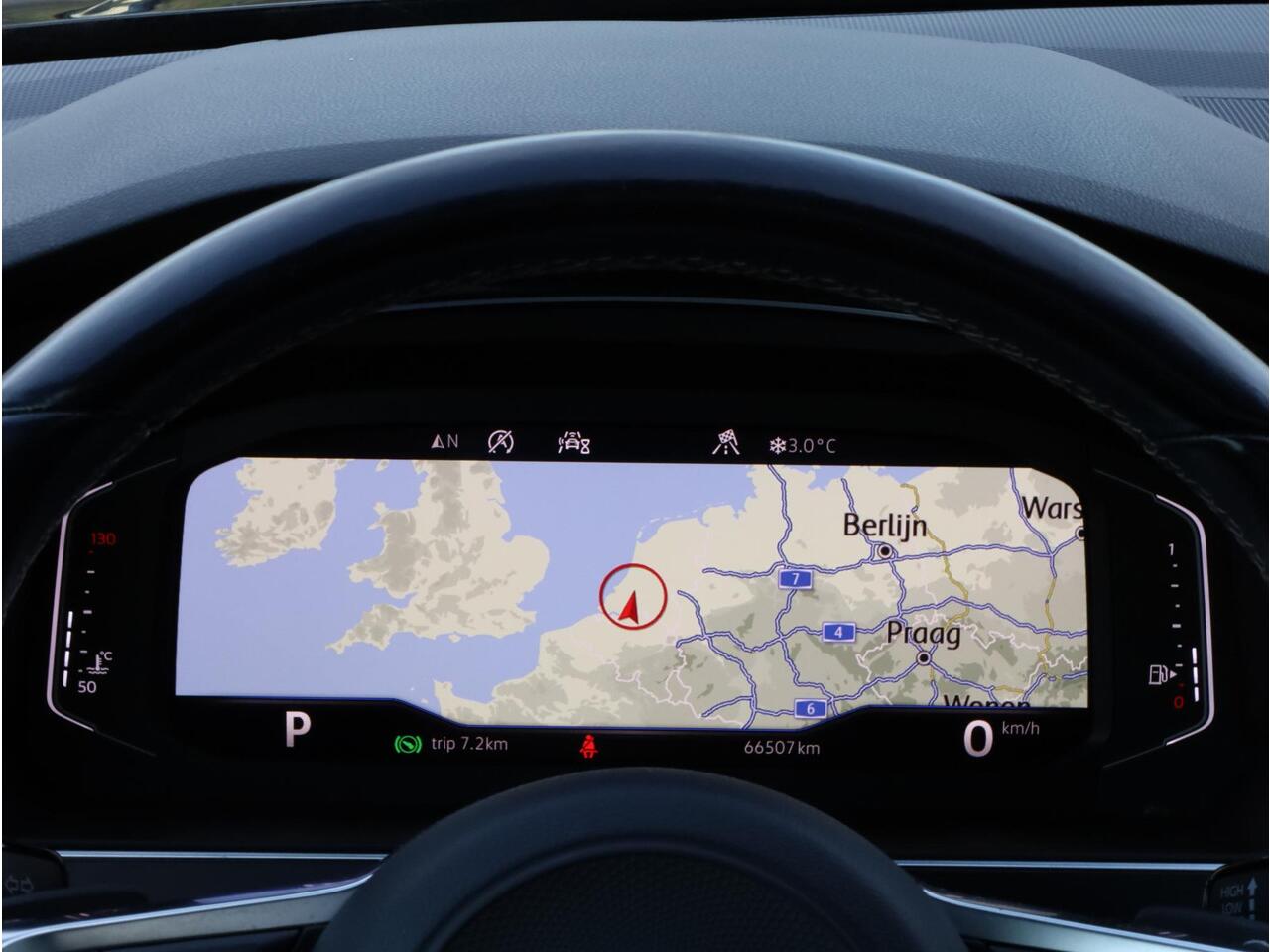 Volkswagen TIGUAN 2.0 TSI 4Motion 2x R-Line | Panodak | 360° | Head-up | Keyless | Virtual | Elektrische kofferklep | Klasse 3 | 20"Inch |