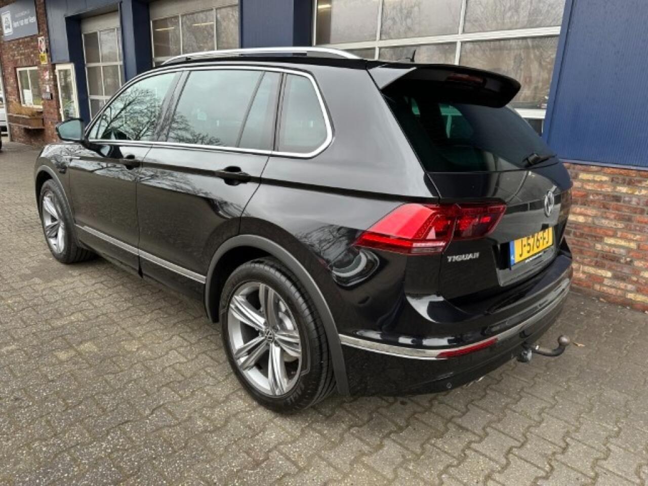 Volkswagen TIGUAN 1.5 TSI HIGHLINE. BUSINESS. R-LINE. CARPLAY, TREKHAAK. ELEKTR. A.KLEP. ALL IN prijs!