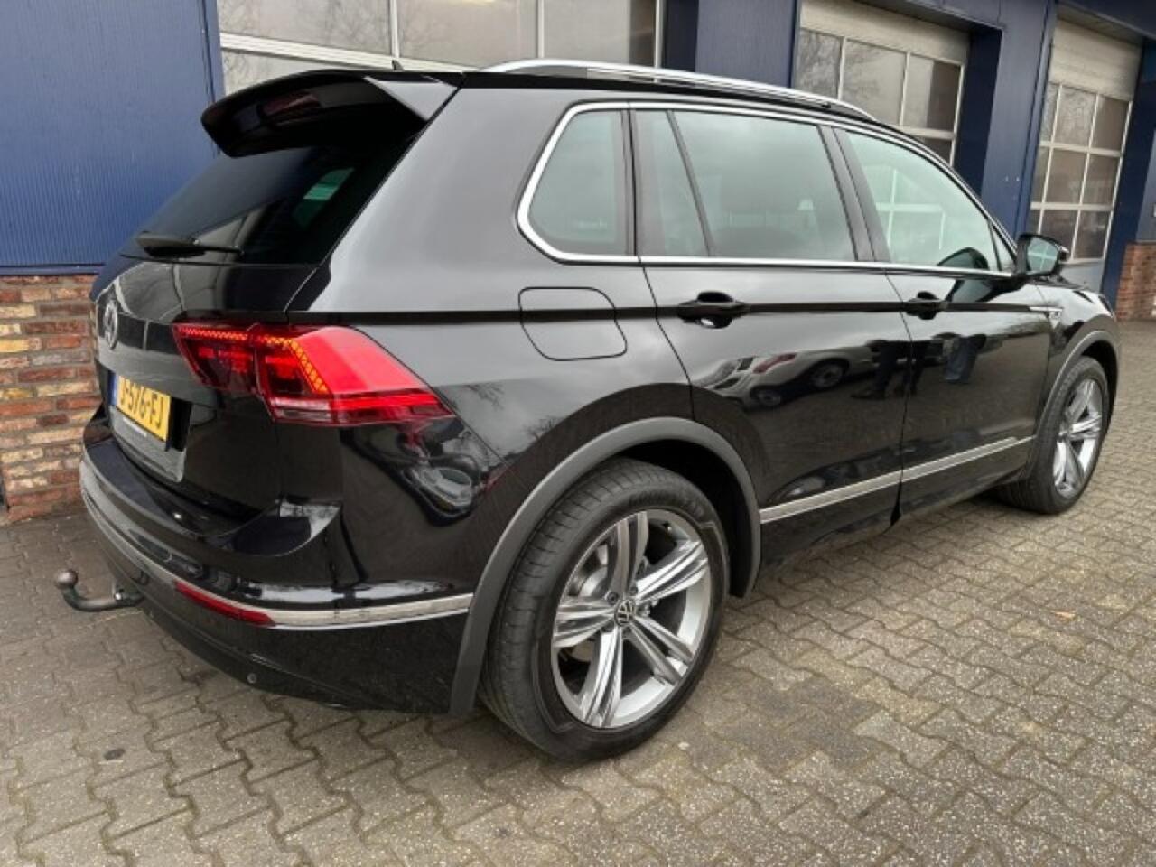 Volkswagen TIGUAN 1.5 TSI HIGHLINE. BUSINESS. R-LINE. CARPLAY, TREKHAAK. ELEKTR. A.KLEP. ALL IN prijs!