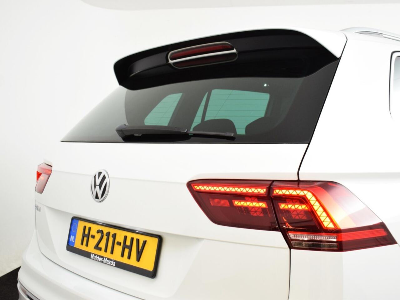 Volkswagen TIGUAN 1.5 TSI CL Business | R-Line o Schuifdak o Virtual o LED o ACC