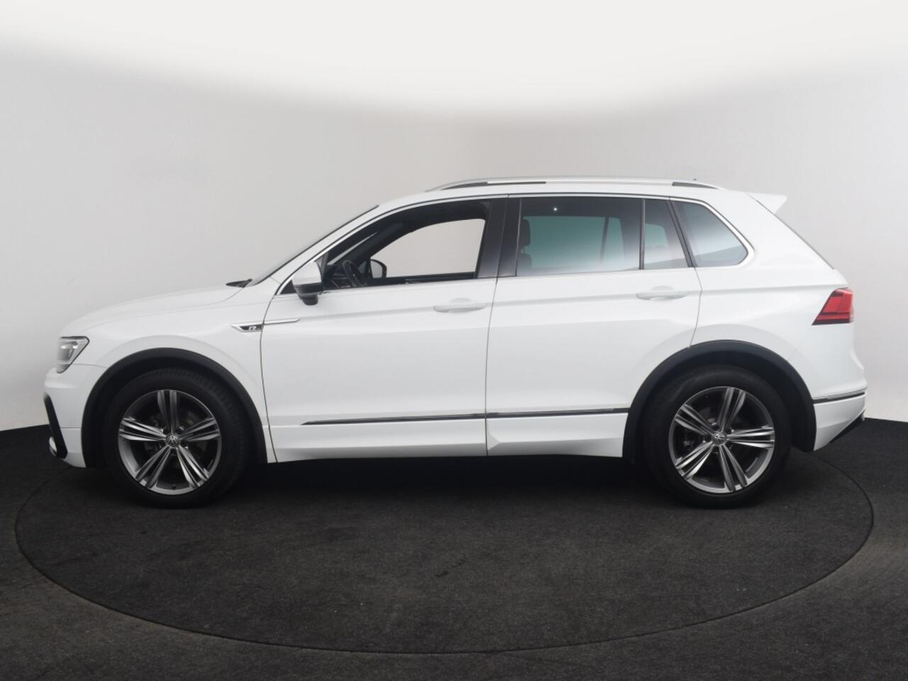 Volkswagen TIGUAN 1.5 TSI CL Business | R-Line o Schuifdak o Virtual o LED o ACC