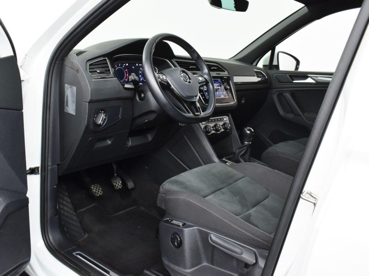 Volkswagen TIGUAN 1.5 TSI CL Business | R-Line o Schuifdak o Virtual o LED o ACC