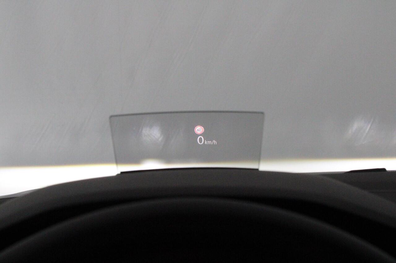 Volkswagen TIGUAN 1.5 TSI 150pk DSG 2x R-Line Black Style Leder Head-Up Stoelverwarming Virtual Cockpit Navigatie