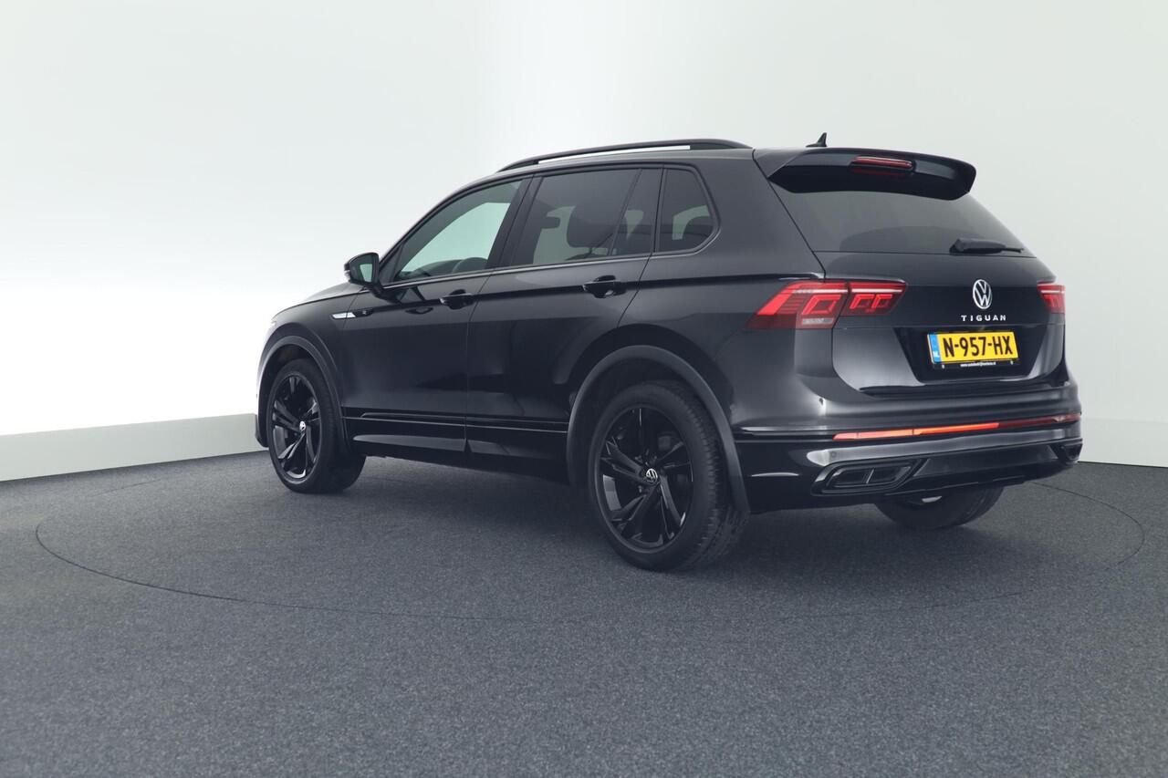 Volkswagen TIGUAN 1.5 TSI 150pk DSG 2x R-Line Black Style Leder Head-Up Stoelverwarming Virtual Cockpit Navigatie