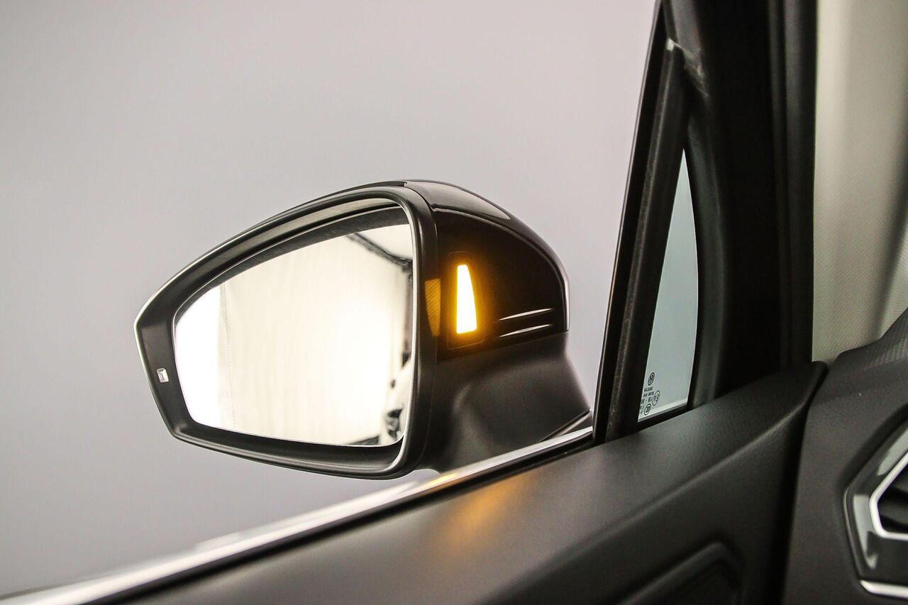 Volkswagen TIGUAN Highline Business R 1.5 TSI 150pk DSG Automaat Trekhaak, Adaptive cruise control, Navigatie, Head up display, Achteruitrijcamera, LED koplampen, Stoelverwarming