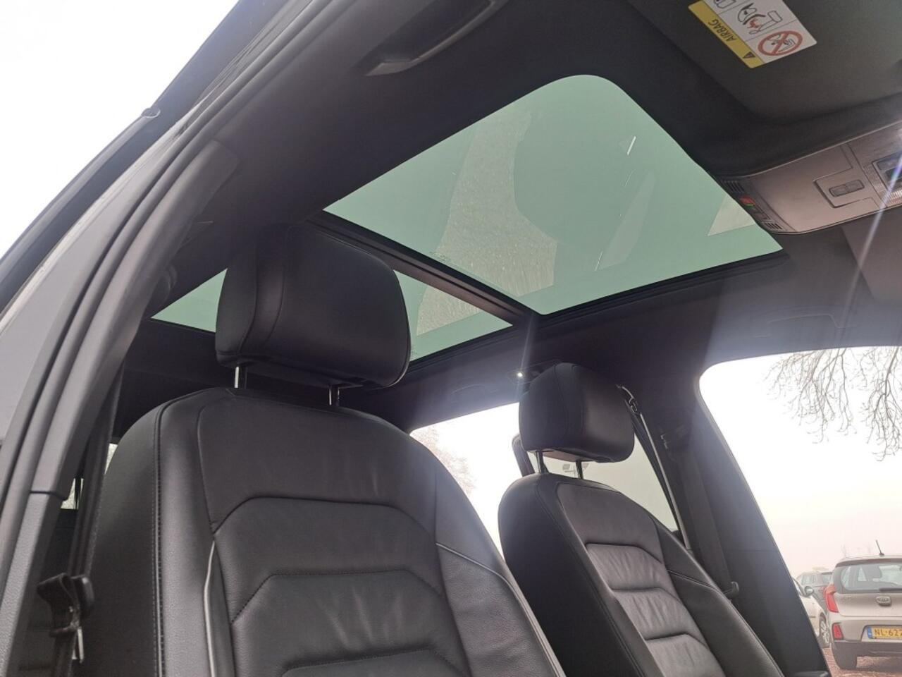 Volkswagen TIGUAN Allspace 1.5 TSI 150 Pk Highline Business R Dsg-7 Leder Pano