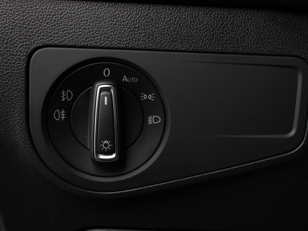 Volkswagen TIGUAN Allspace 1.5 TSI DSG Comfortline 7p. Climate Control Camera Parkeer sensoren Trekhaak Electrisch bedienbare achterklep Stoelverwarming