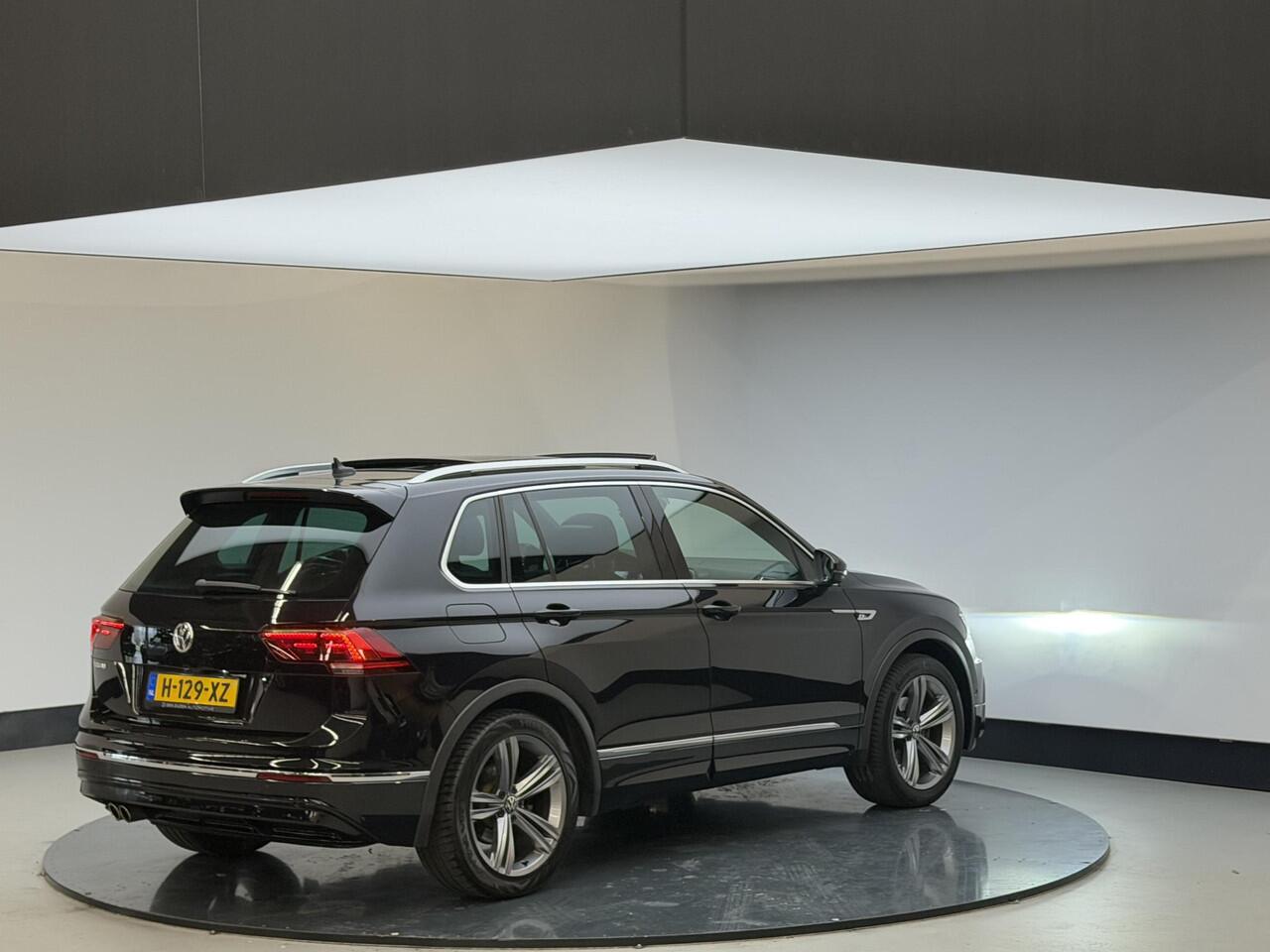 Volkswagen TIGUAN 1.5 TSI ACT Highline Business R | Panodak | Trekhaak | Massage stoel | 1e eigenaar | NL Auto