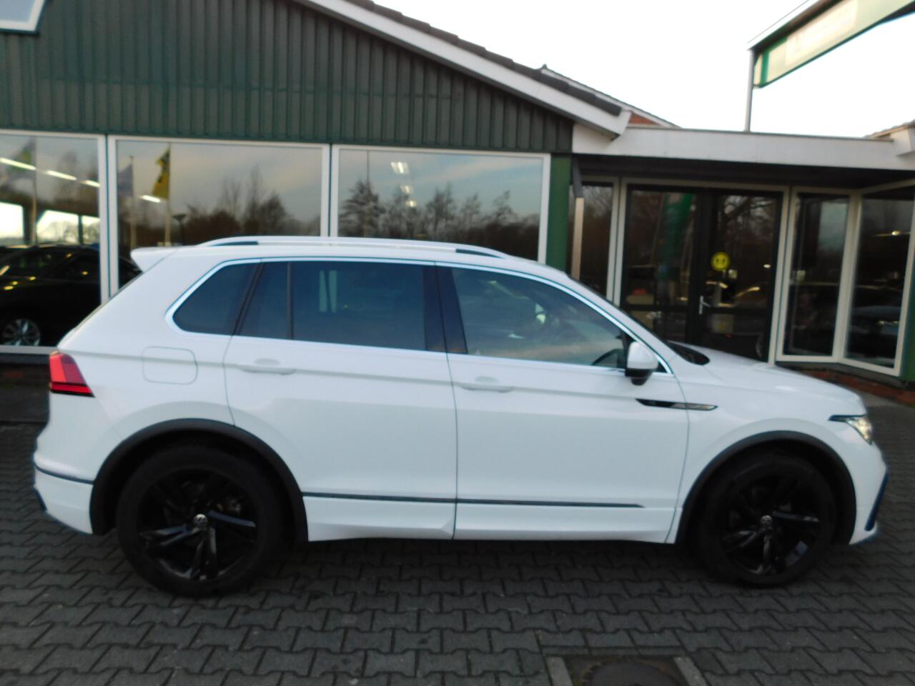 Volkswagen TIGUAN 1.5TSI 150PK R-line! All-in Prijs!