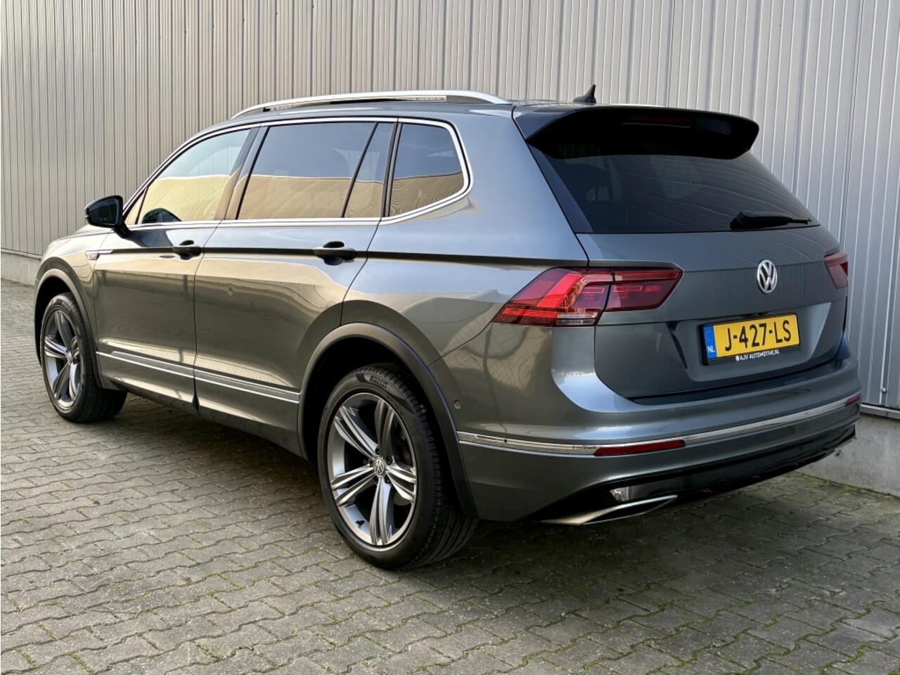 Volkswagen TIGUAN Allspace 1.5 TSI AUT R-LINE 7PERS. PANODAK TREKHAAK
