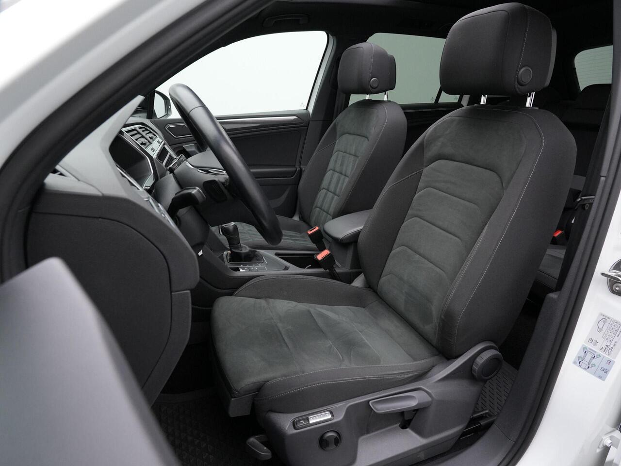 Volkswagen TIGUAN 1.5 TSI 150 pk DSG ACT Highline Business R / R-Line | Panoramadak | Trekhaak | 360 camera | Dynaudio