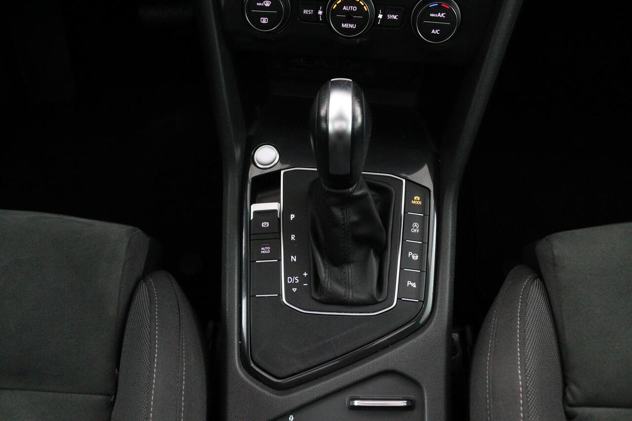 Volkswagen TIGUAN Allspace 1.5 TSI R-LINE*AUTOM*PANO*NAVI*HAAK*CAM*CARPLAY