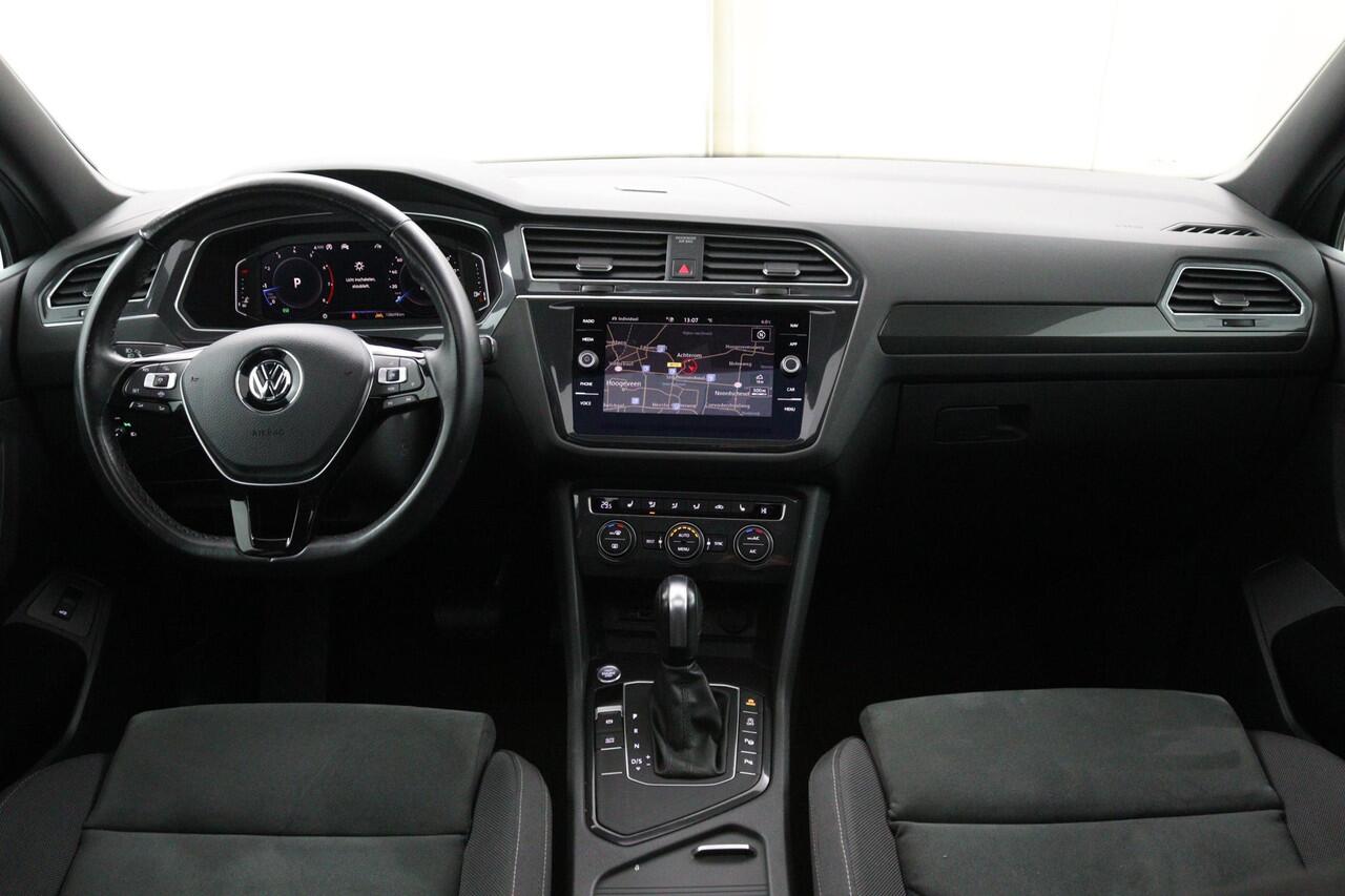 Volkswagen TIGUAN Allspace 1.5 TSI R-LINE*AUTOM*PANO*NAVI*HAAK*CAM*CARPLAY