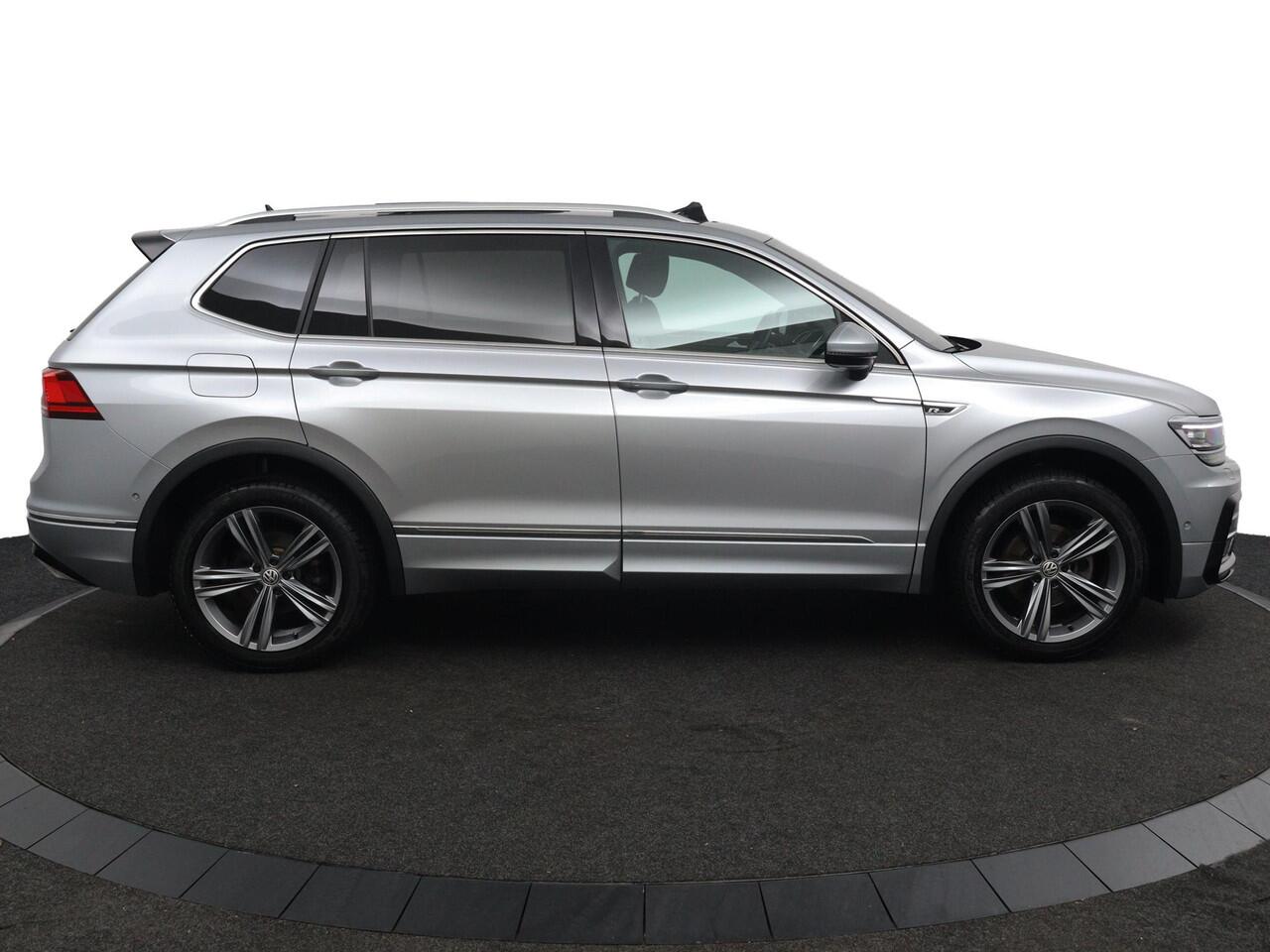 Volkswagen TIGUAN Allspace 1.5 TSI R-LINE*AUTOM*PANO*NAVI*HAAK*CAM*CARPLAY