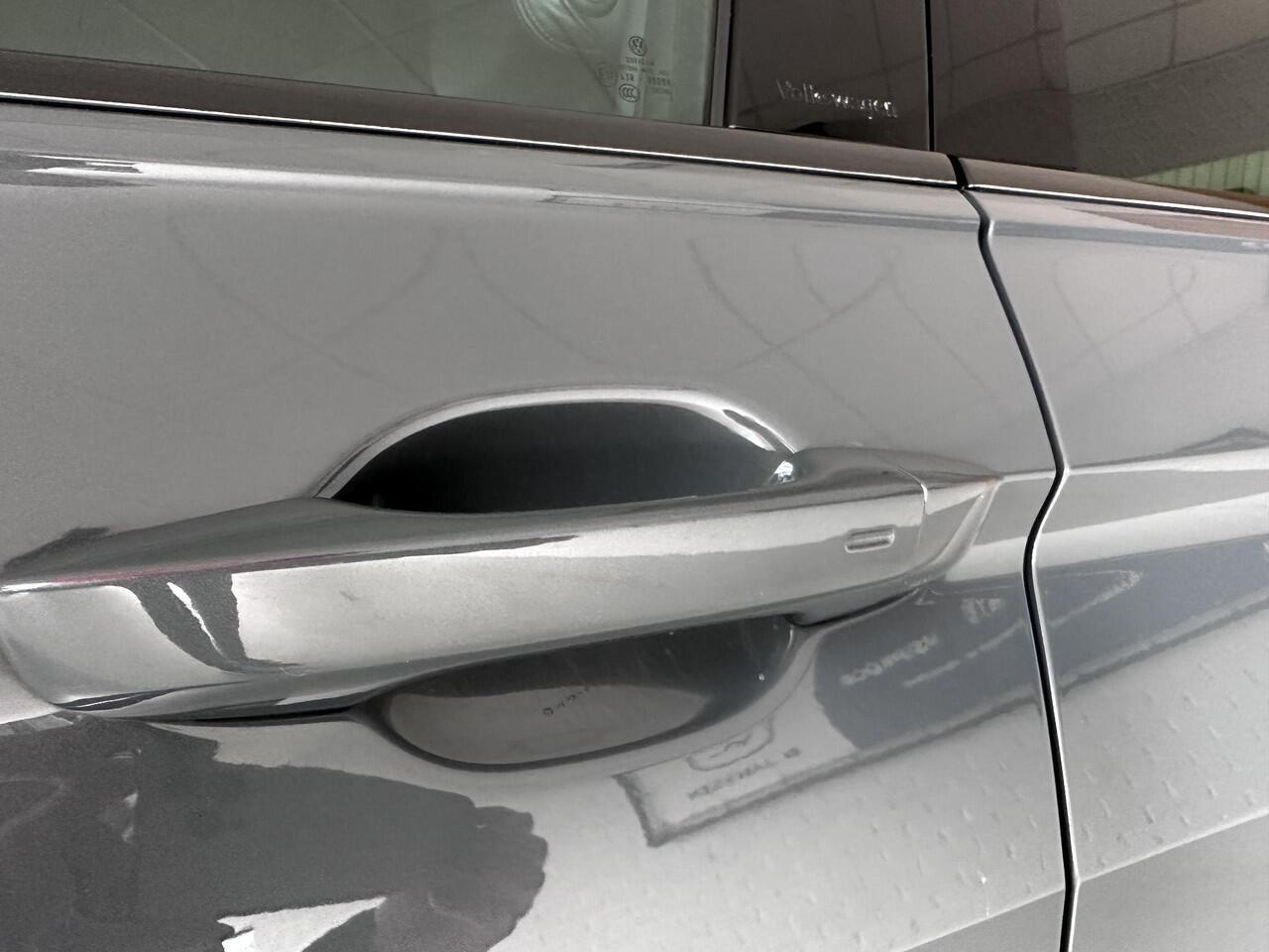 Volkswagen TIGUAN 1.5 TSI R-Line Business+ Lederen bekleding | Stoelverwarming | Trekhaak electrisch