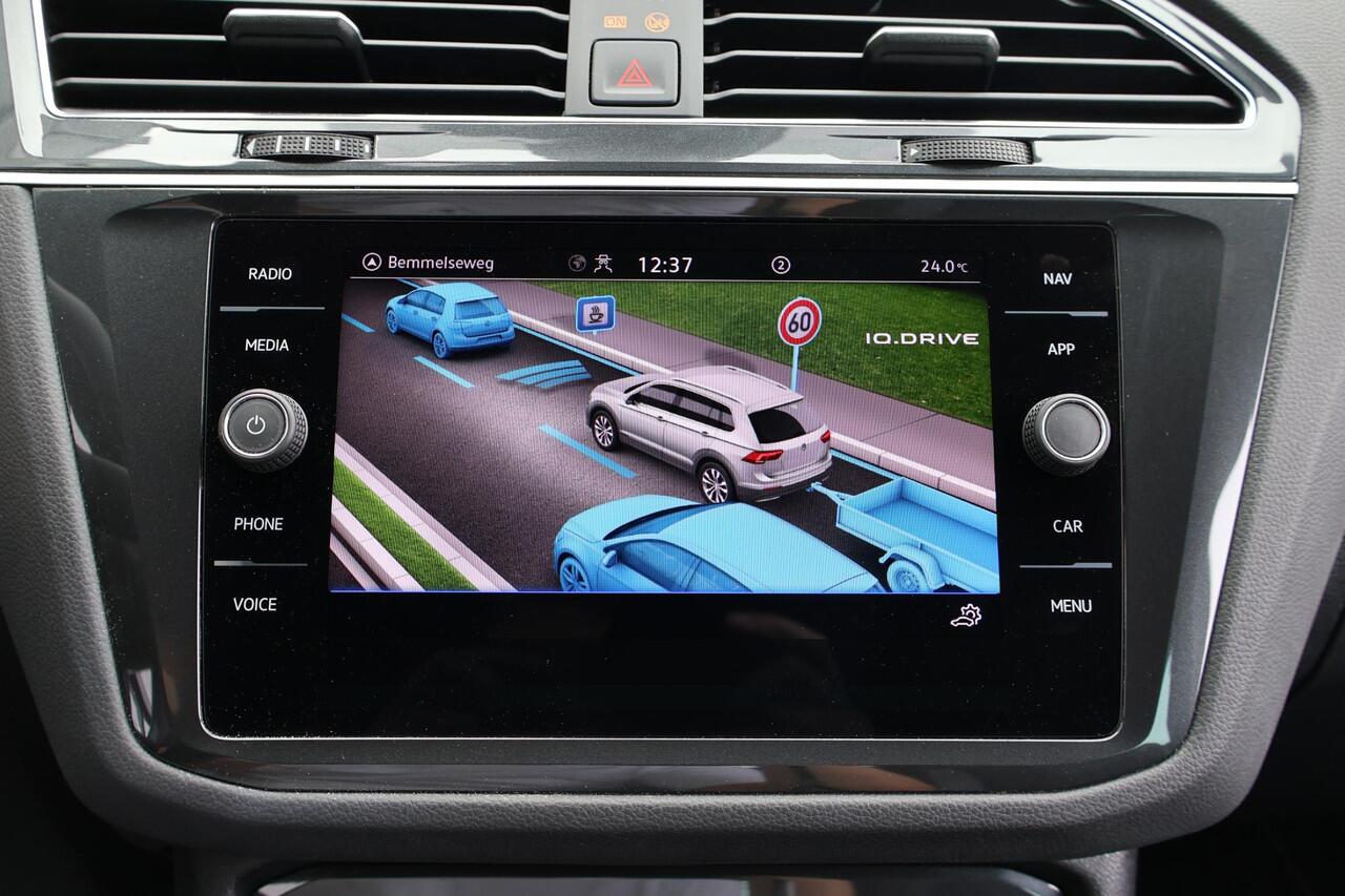 Volkswagen TIGUAN 1.5 R-Line Business+ 1e Eigenaar | Dealer Onderh | NL-Auto | BTW | Elek Trekhaak | IQ Light | Elek Klep | Camera | Matrix Led | Virtueel | Ad Cruise | Carplay | PDC