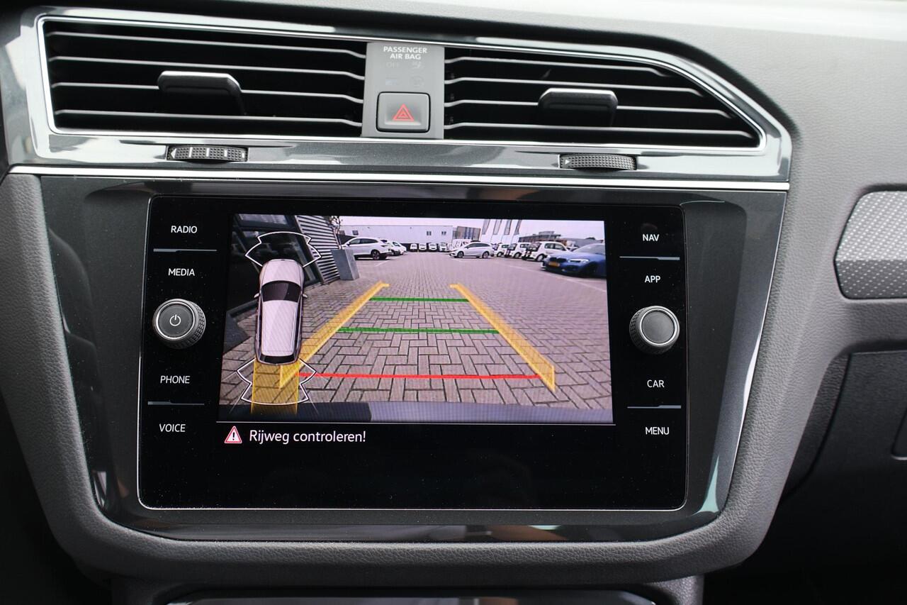 Volkswagen TIGUAN 1.5 R-Line Business+ 1e Eigenaar | Dealer Onderh | NL-Auto | BTW | Elek Trekhaak | IQ Light | Elek Klep | Camera | Matrix Led | Virtueel | Ad Cruise | Carplay | PDC