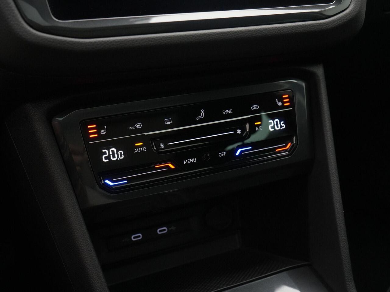 Volkswagen TIGUAN 1.5 TSI 150 pk DSG Elegance | Panoramadak | IQ Light | Stuur-/stoelverwarming | Achteruitrijcamera